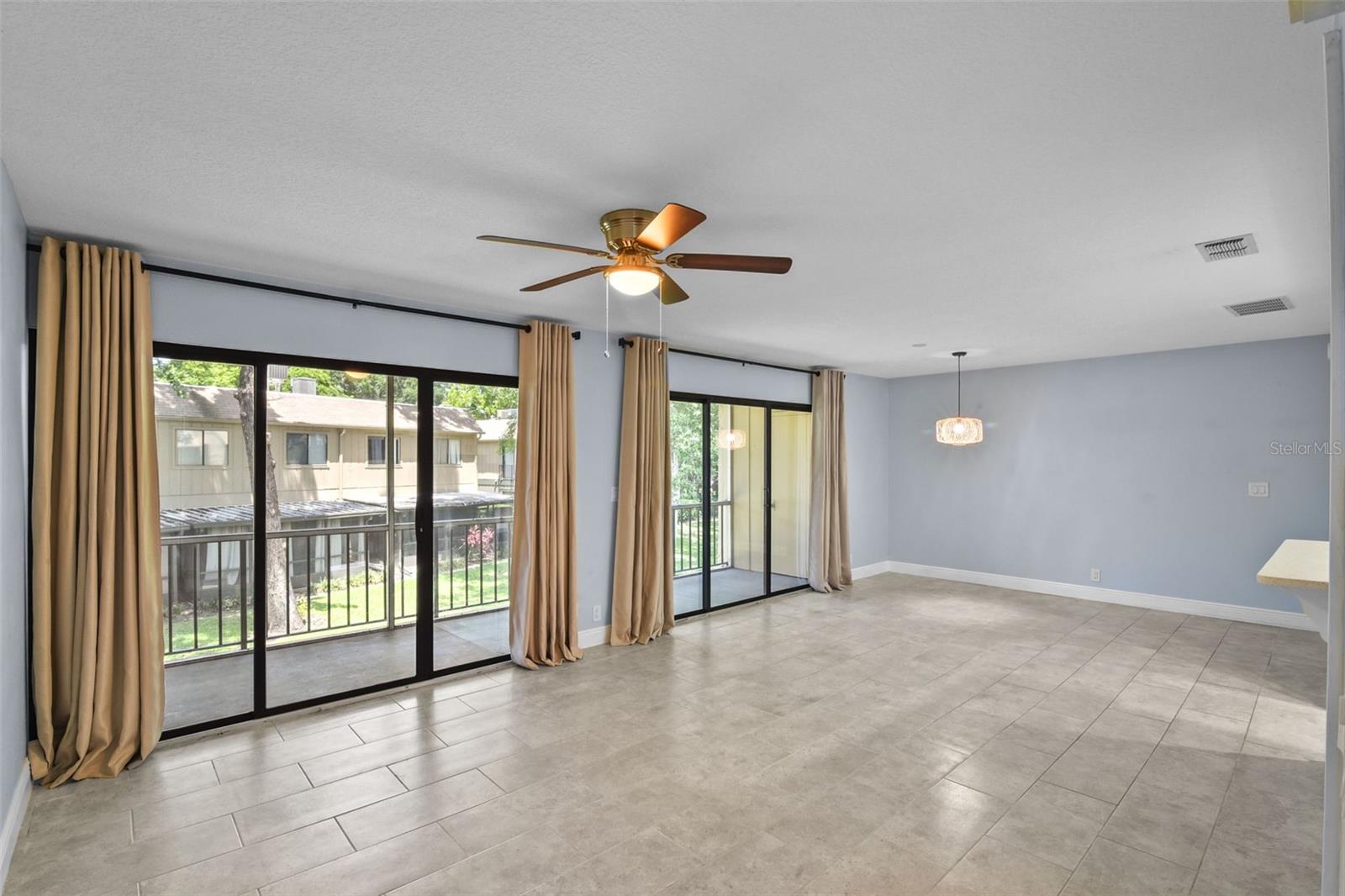 429 SHEOAH BOULEVARD 12