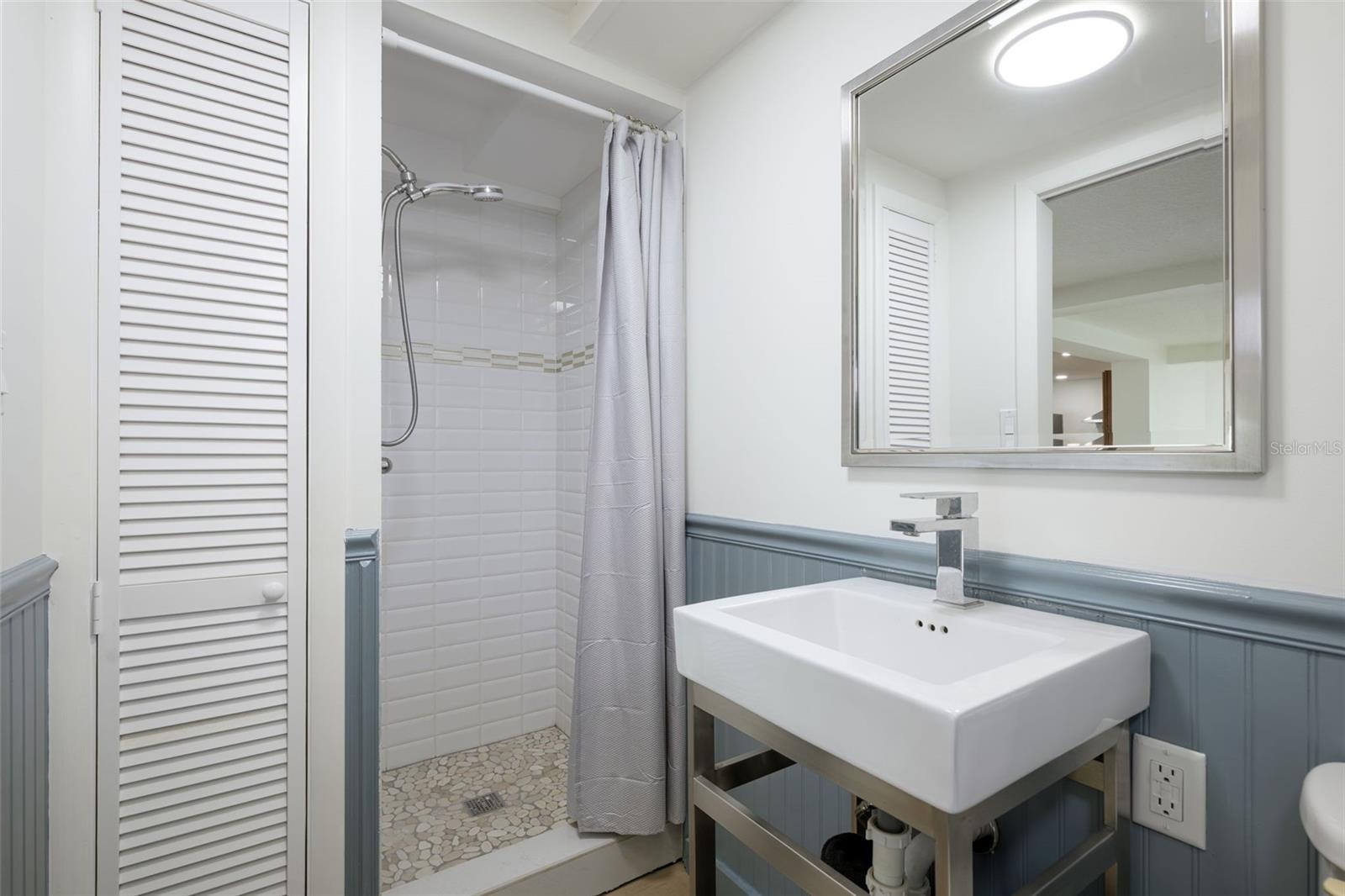 LAKE FOREST & LAKE FOREST NORTH - Residential