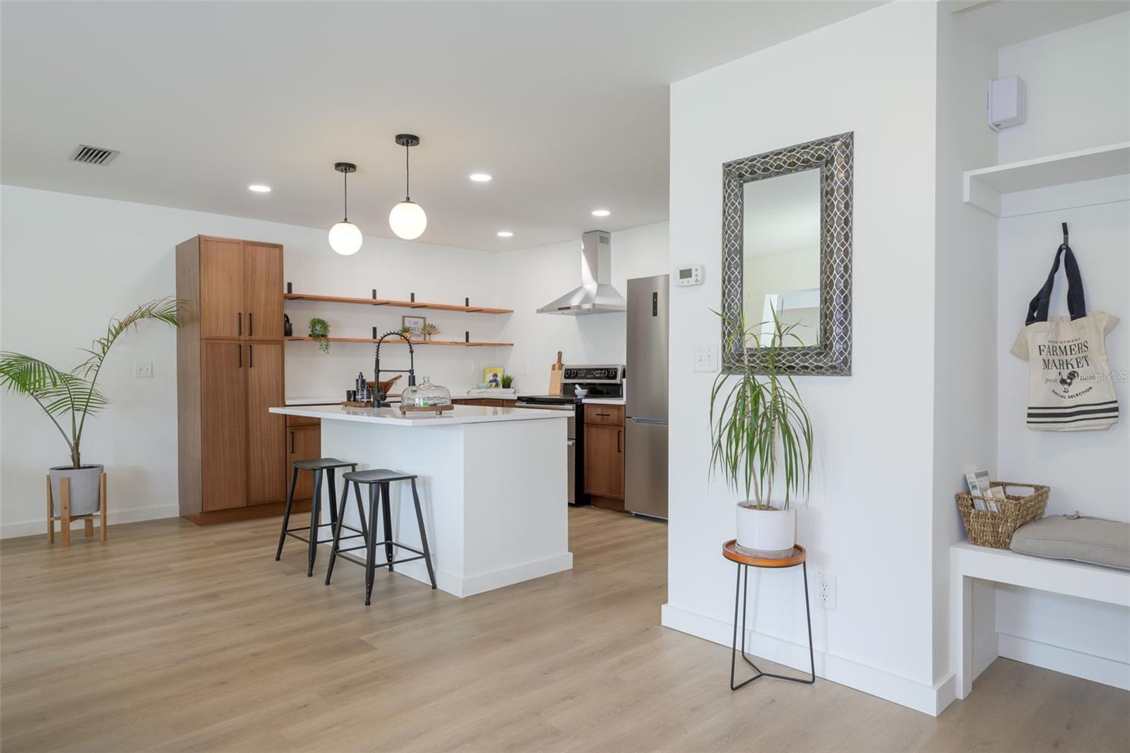 LAKE FOREST & LAKE FOREST NORTH - Residential