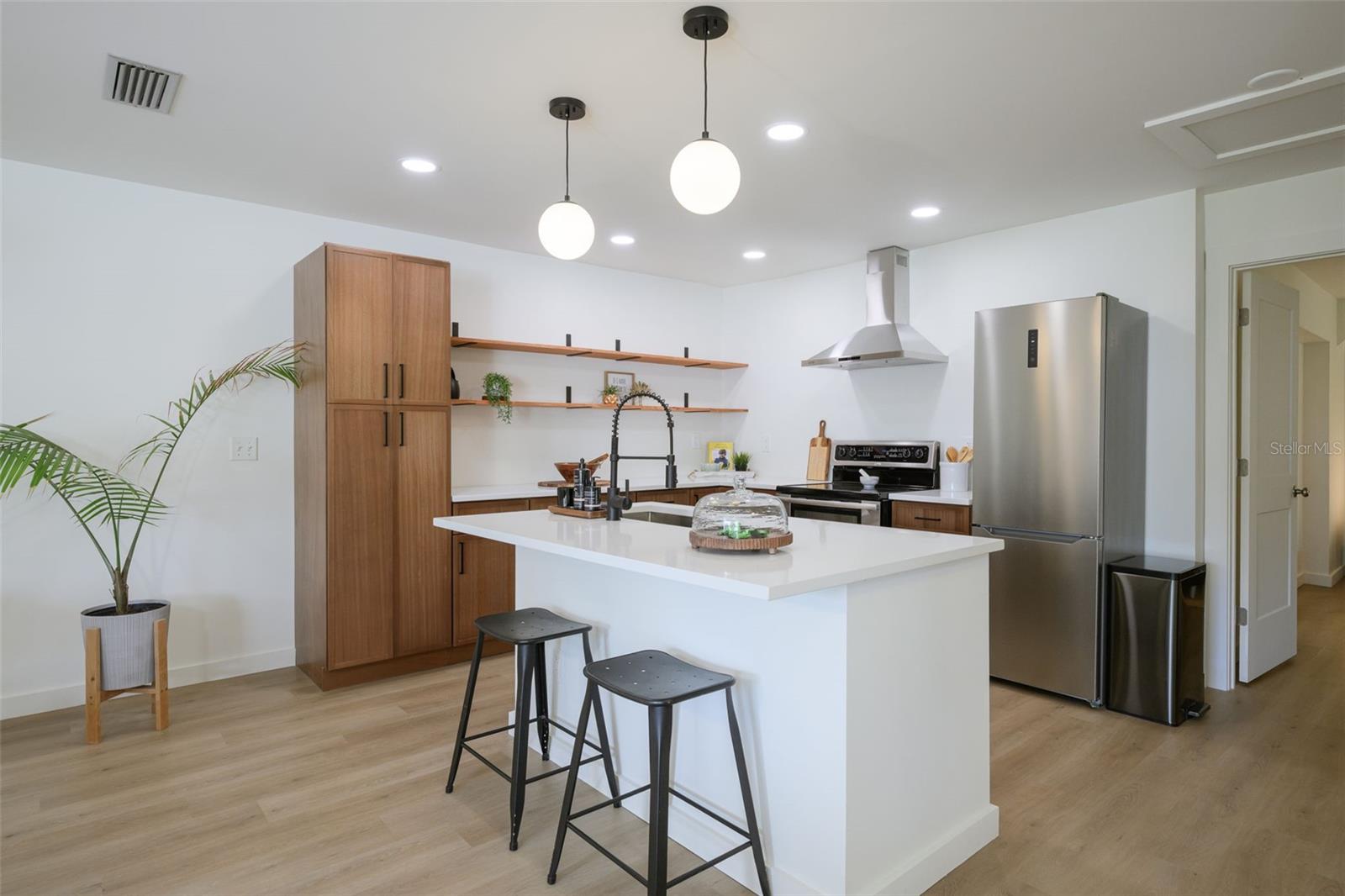 LAKE FOREST & LAKE FOREST NORTH - Residential