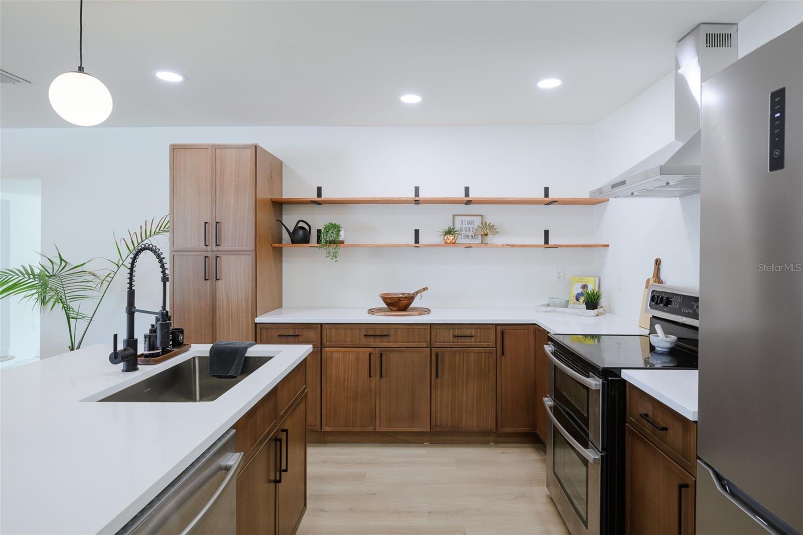 LAKE FOREST & LAKE FOREST NORTH - Residential