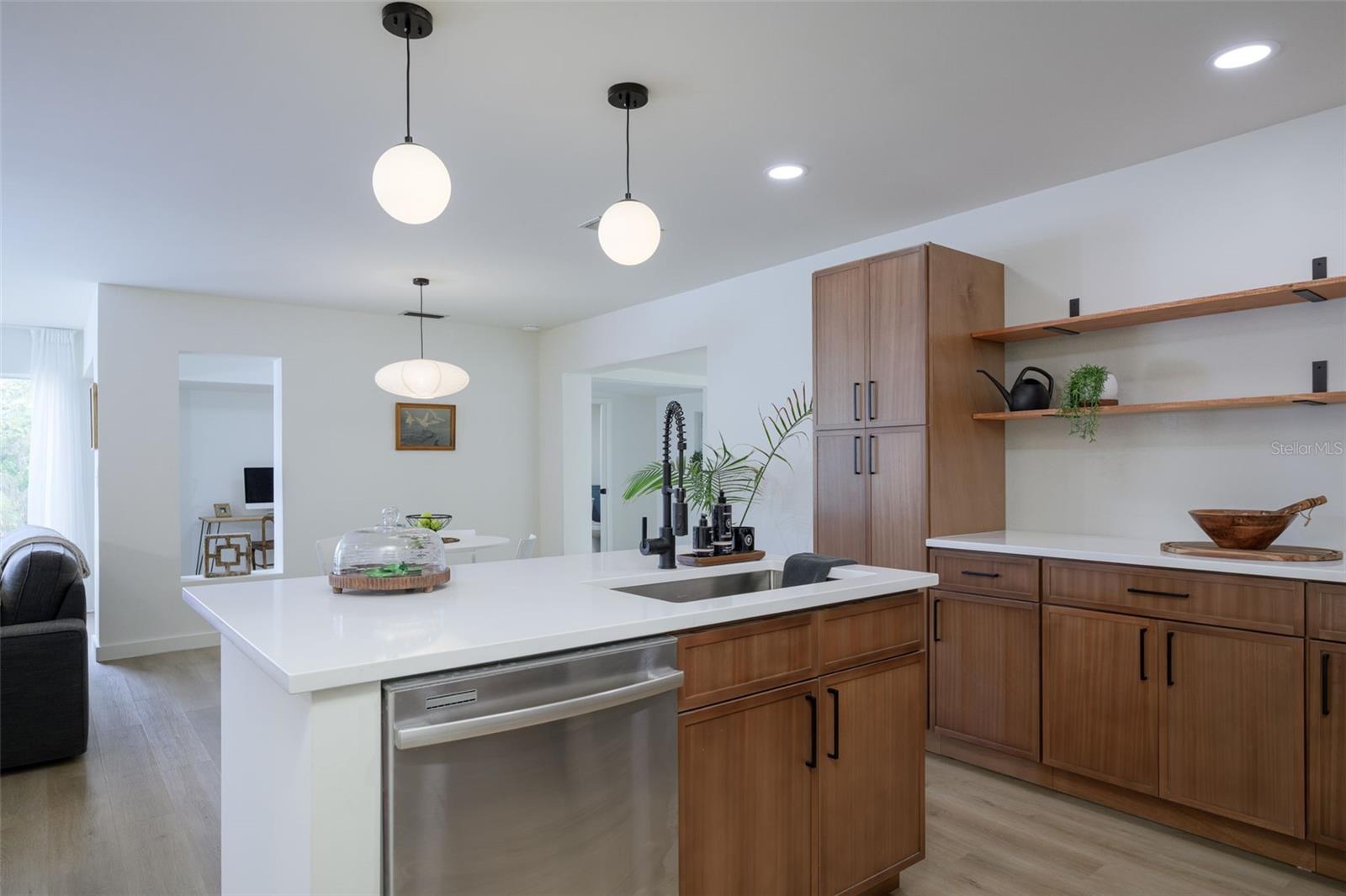 LAKE FOREST & LAKE FOREST NORTH - Residential