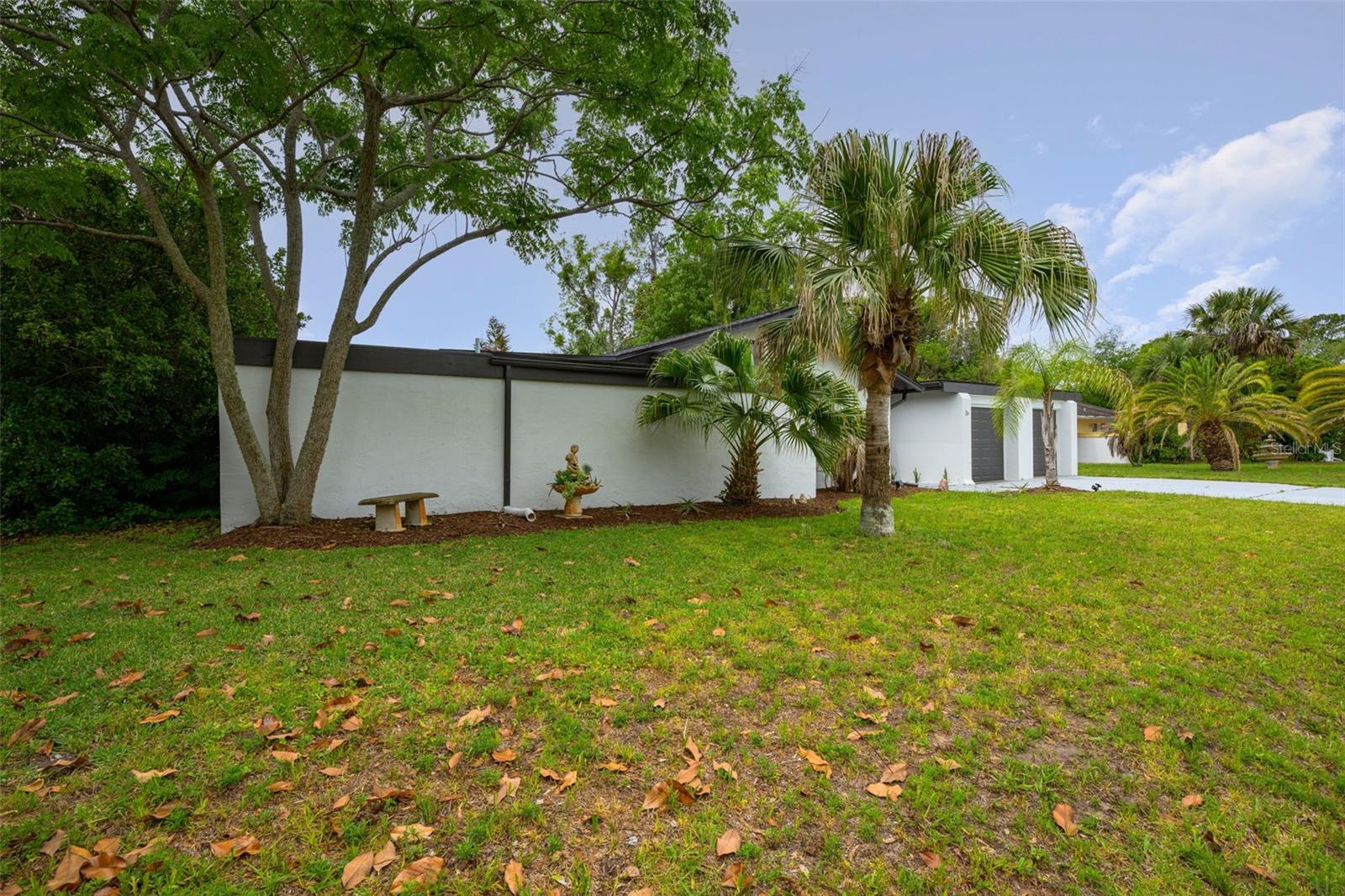 LAKE FOREST & LAKE FOREST NORTH - Residential