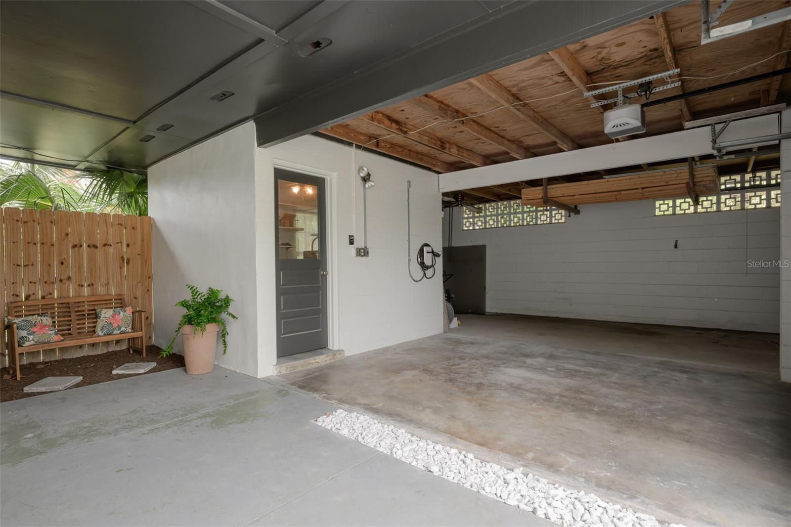 LAKE FOREST & LAKE FOREST NORTH - Residential