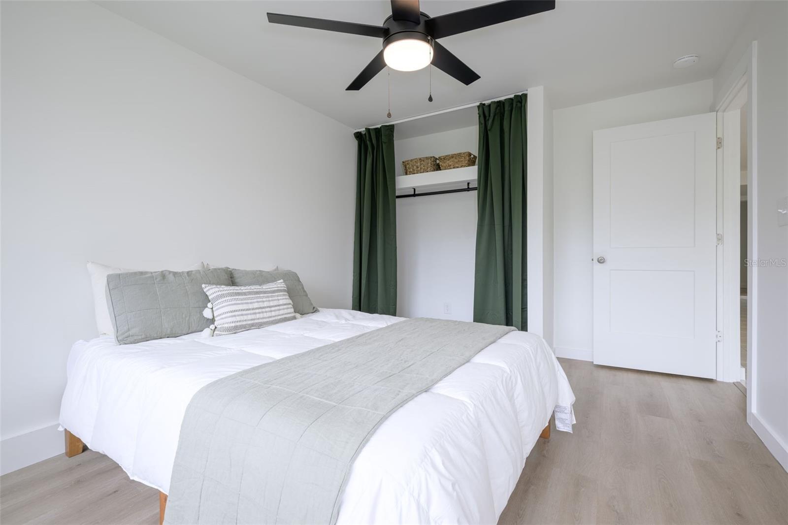 LAKE FOREST & LAKE FOREST NORTH - Residential