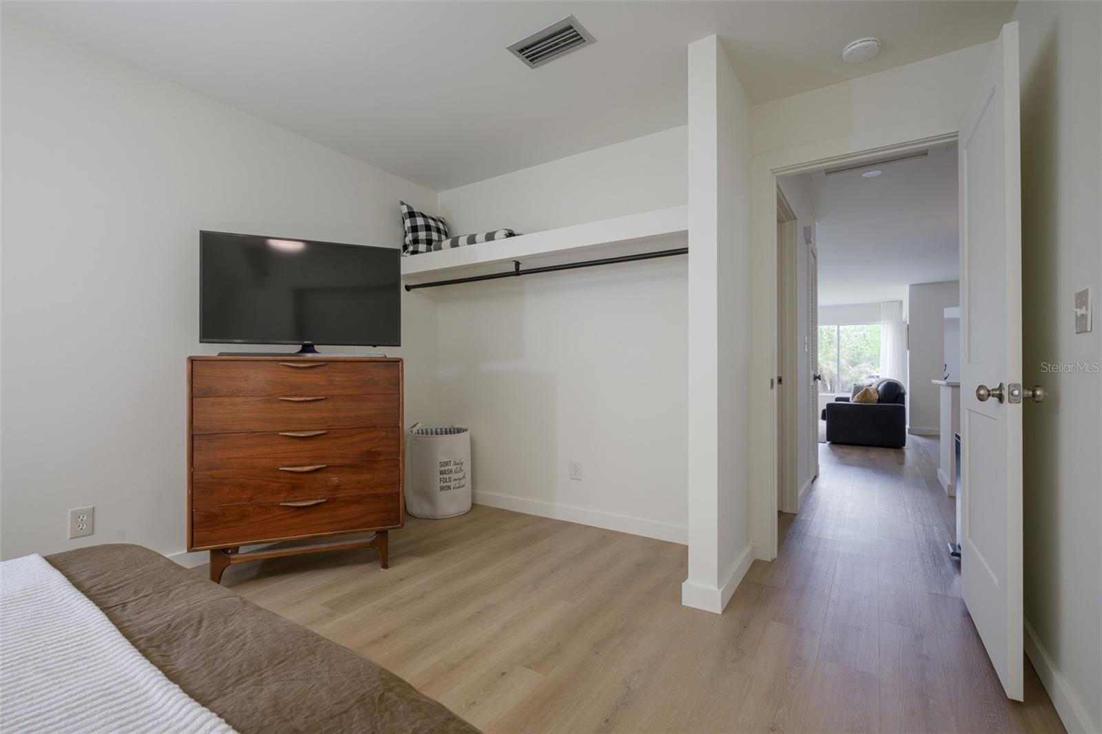 LAKE FOREST & LAKE FOREST NORTH - Residential