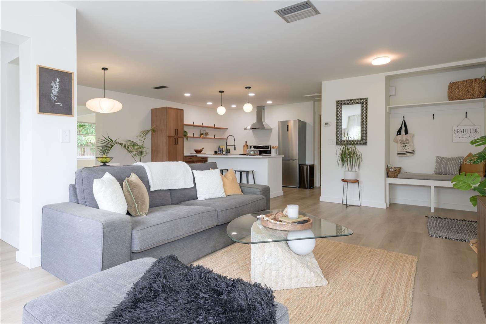 LAKE FOREST & LAKE FOREST NORTH - Residential