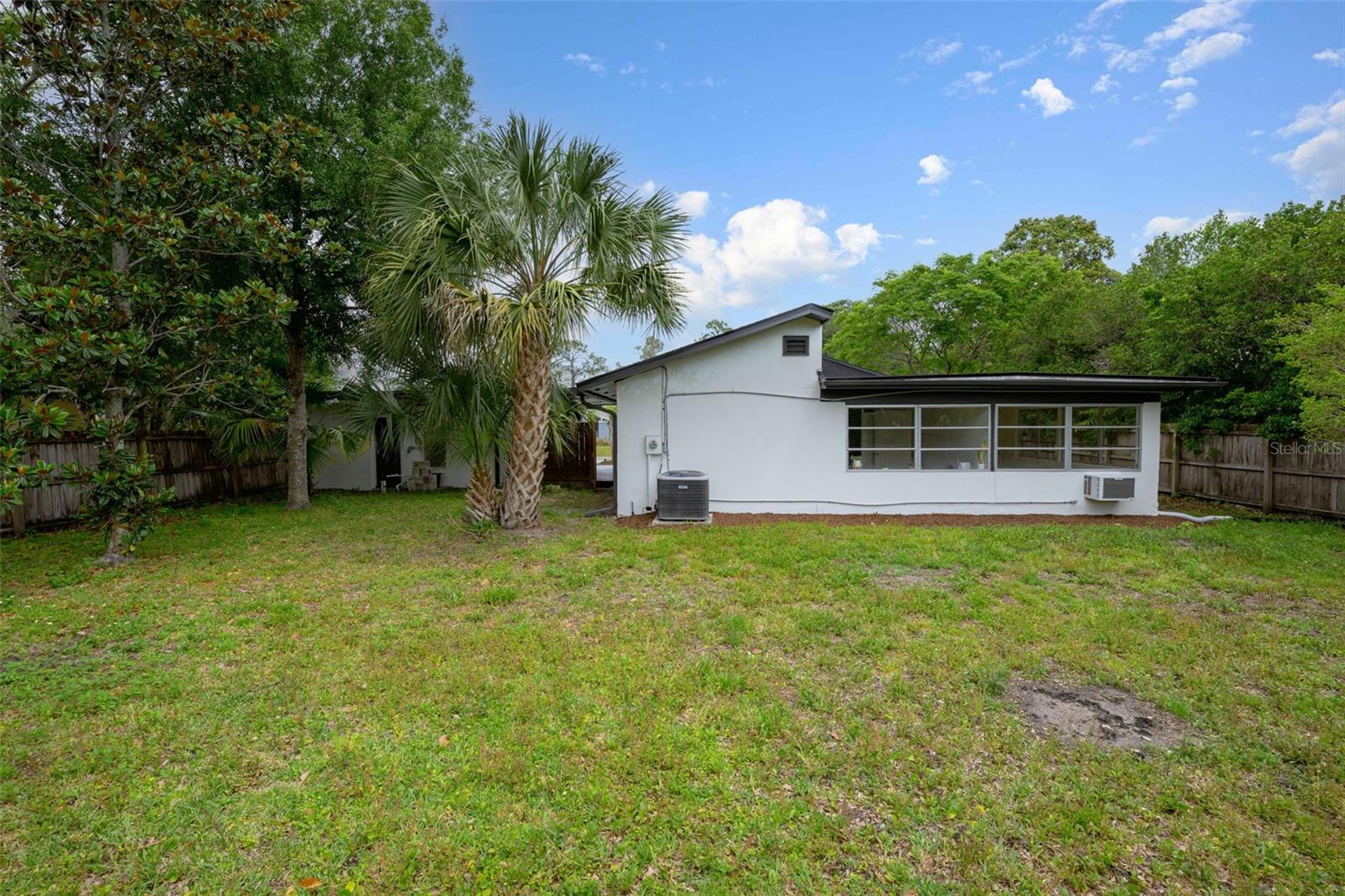 LAKE FOREST & LAKE FOREST NORTH - Residential