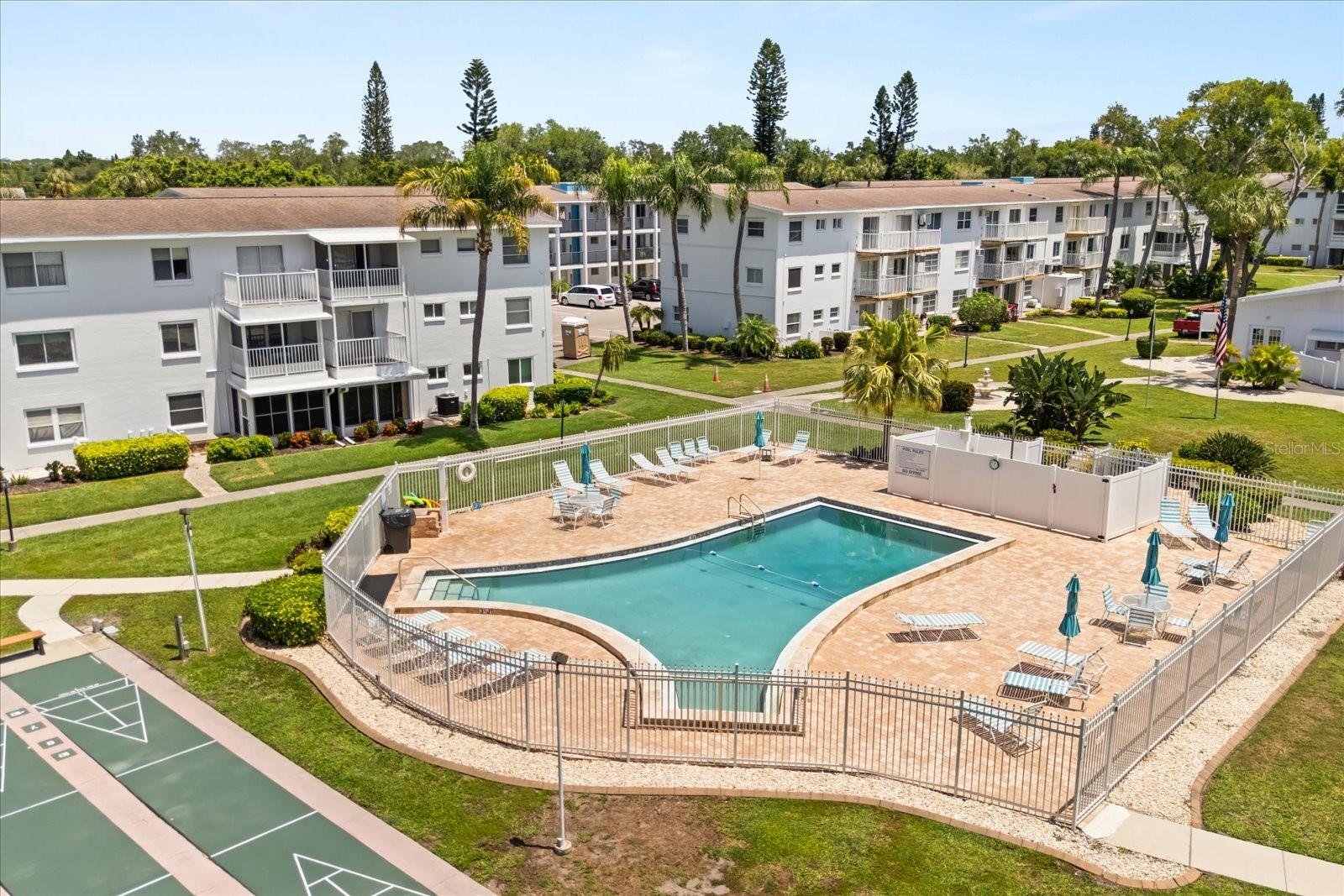 THE FOURTH BAYSHORE - Residential