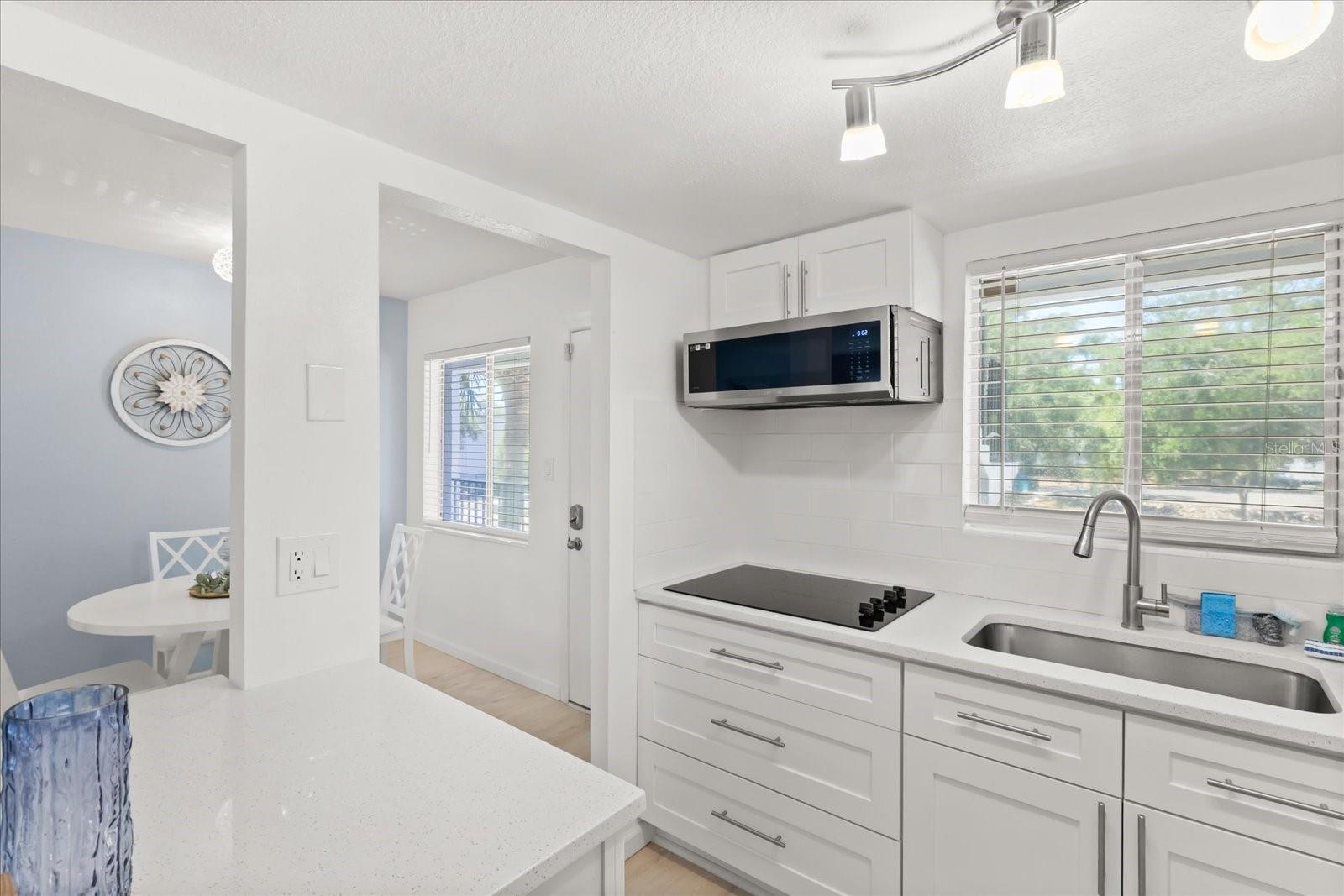 THE FOURTH BAYSHORE - Residential