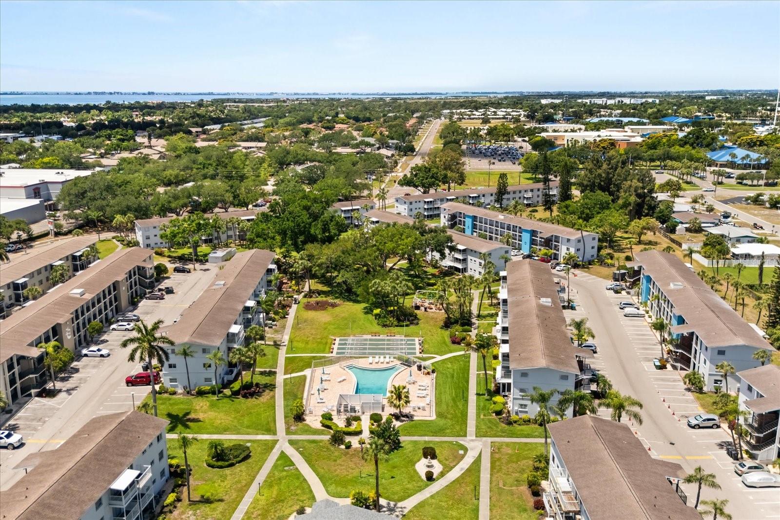 THE FOURTH BAYSHORE - Residential