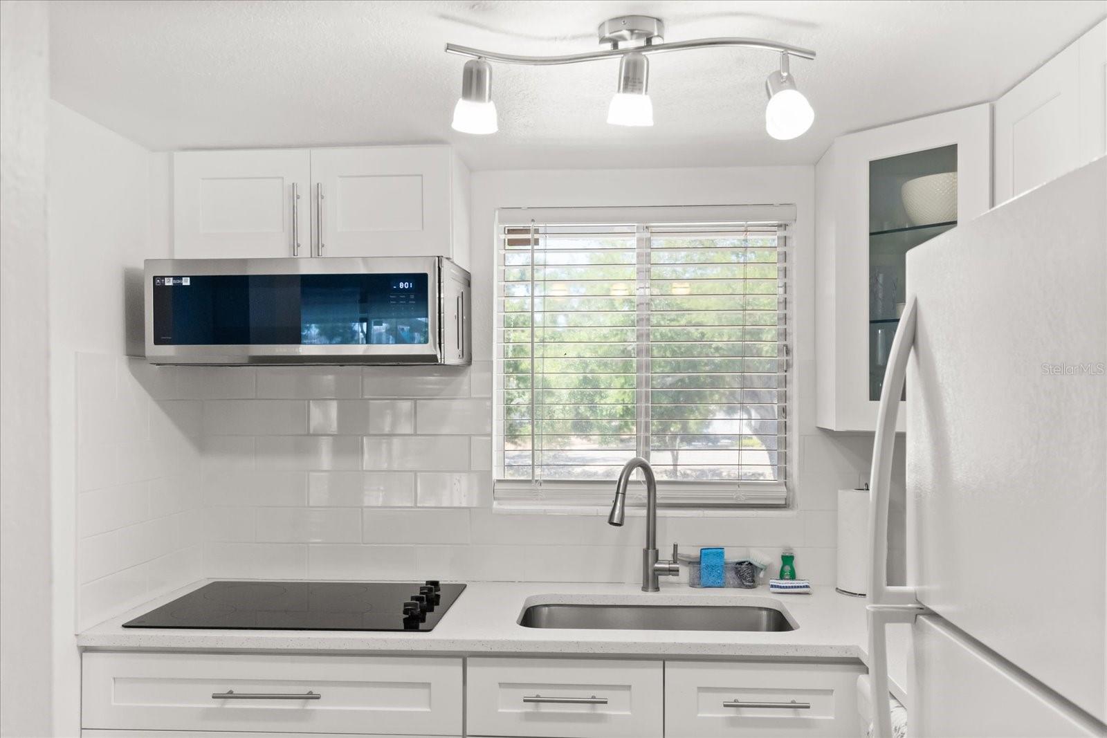 THE FOURTH BAYSHORE - Residential