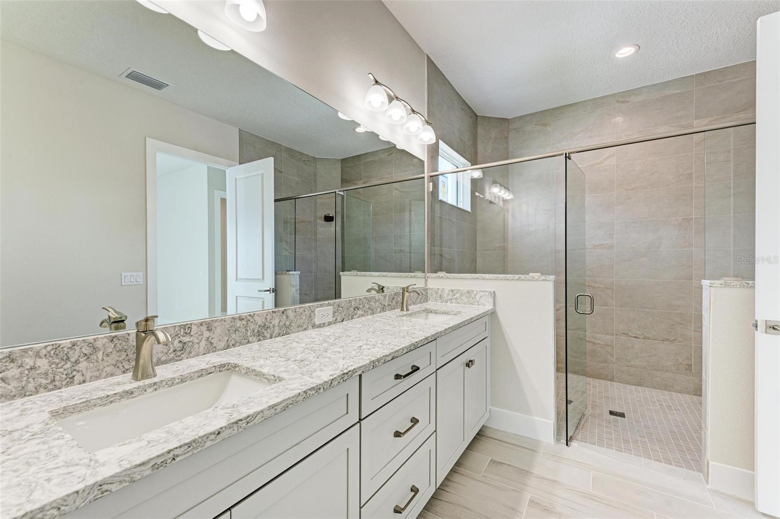 AQUA LAGOON - Residential