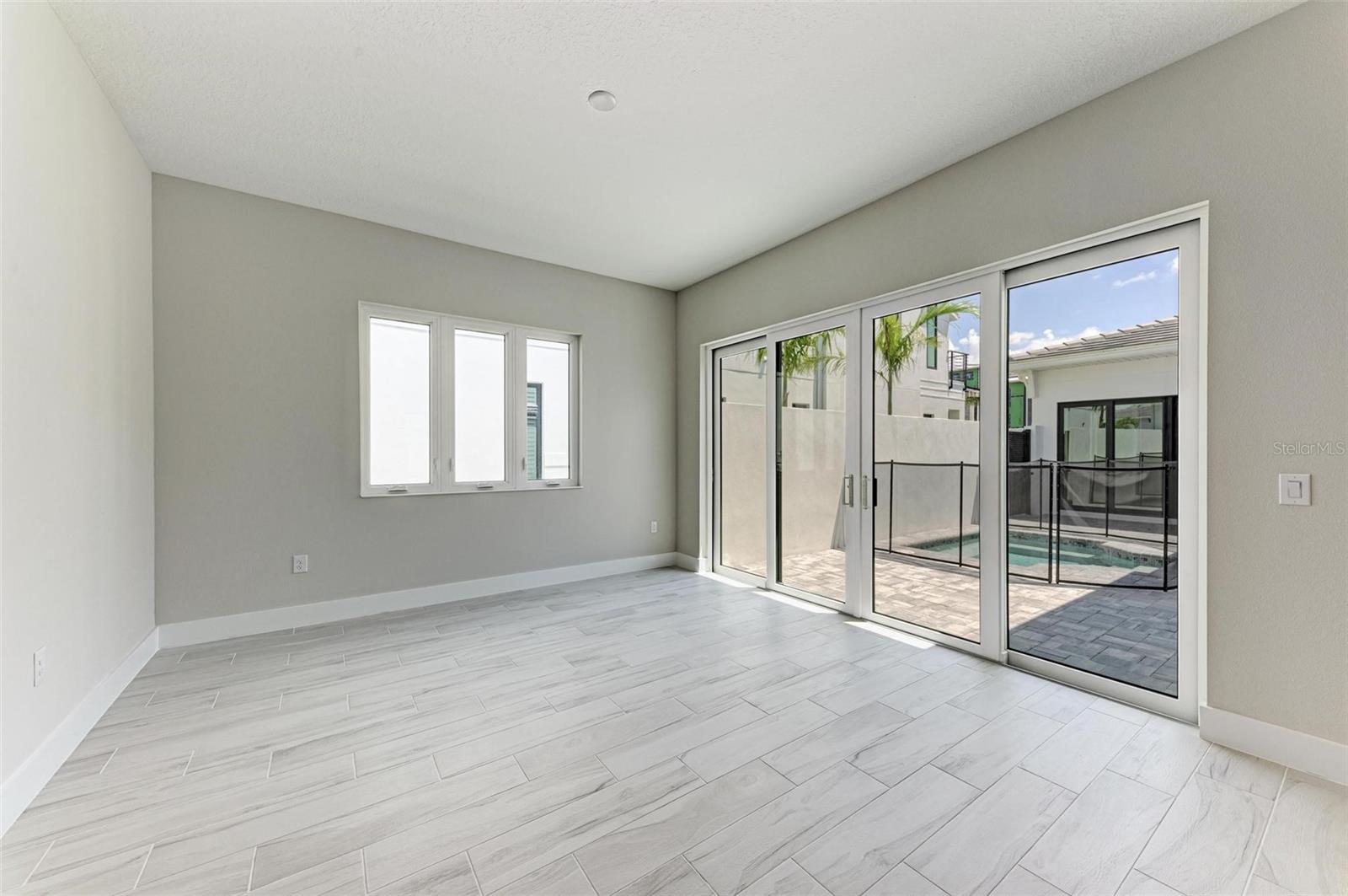 AQUA LAGOON - Residential