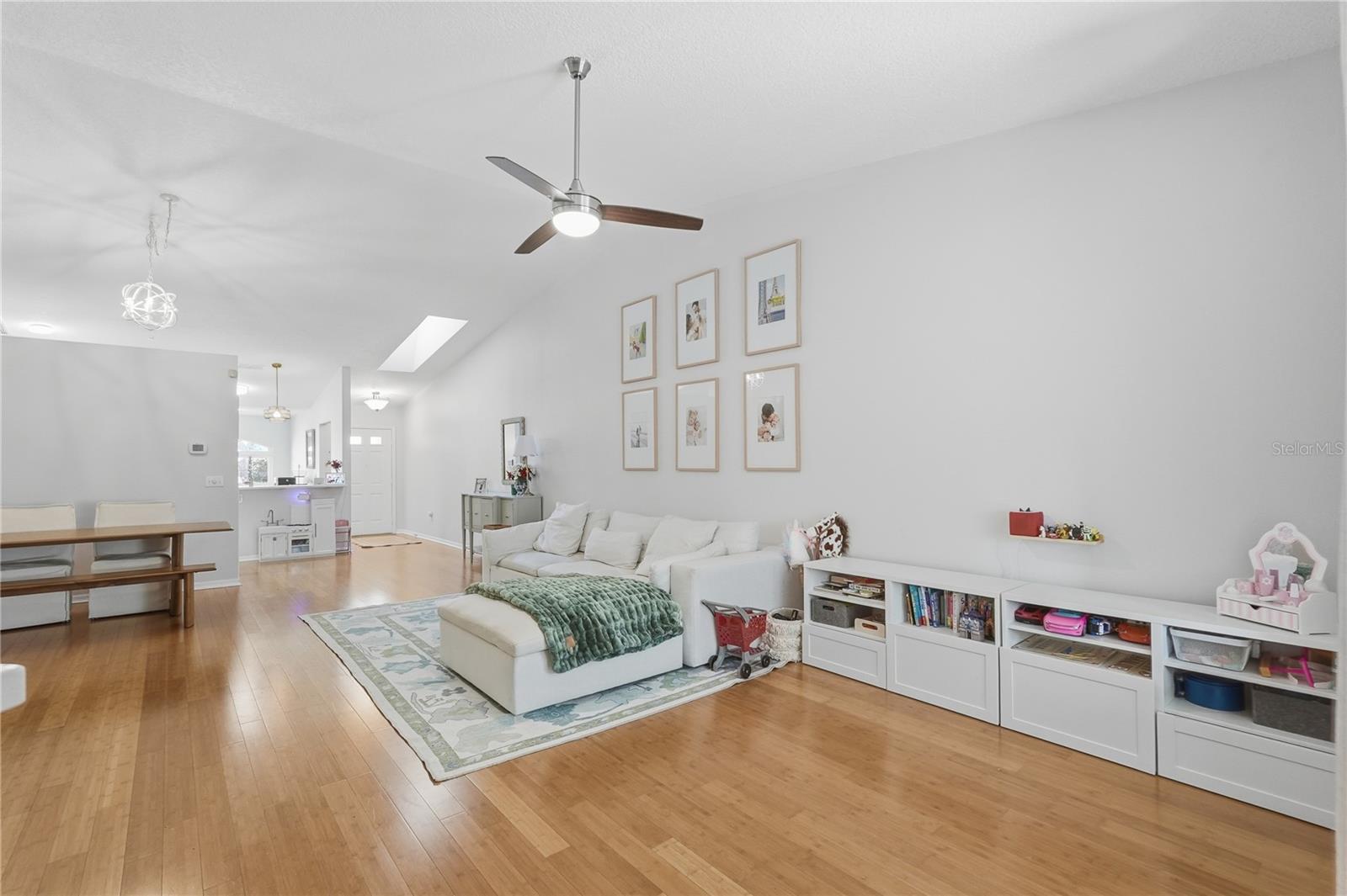 BROOKFIELD - Residential