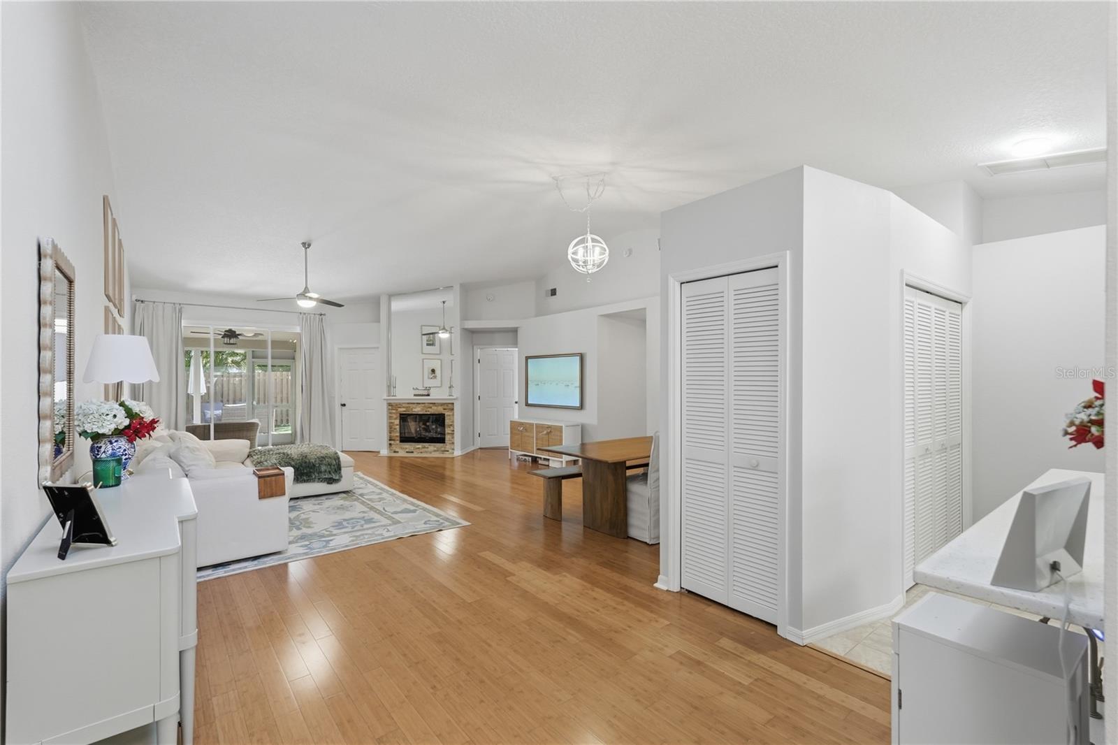 BROOKFIELD - Residential