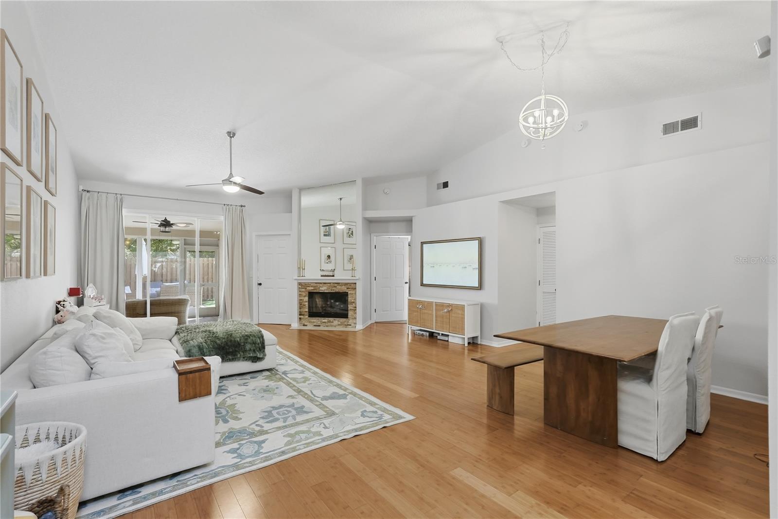 BROOKFIELD - Residential