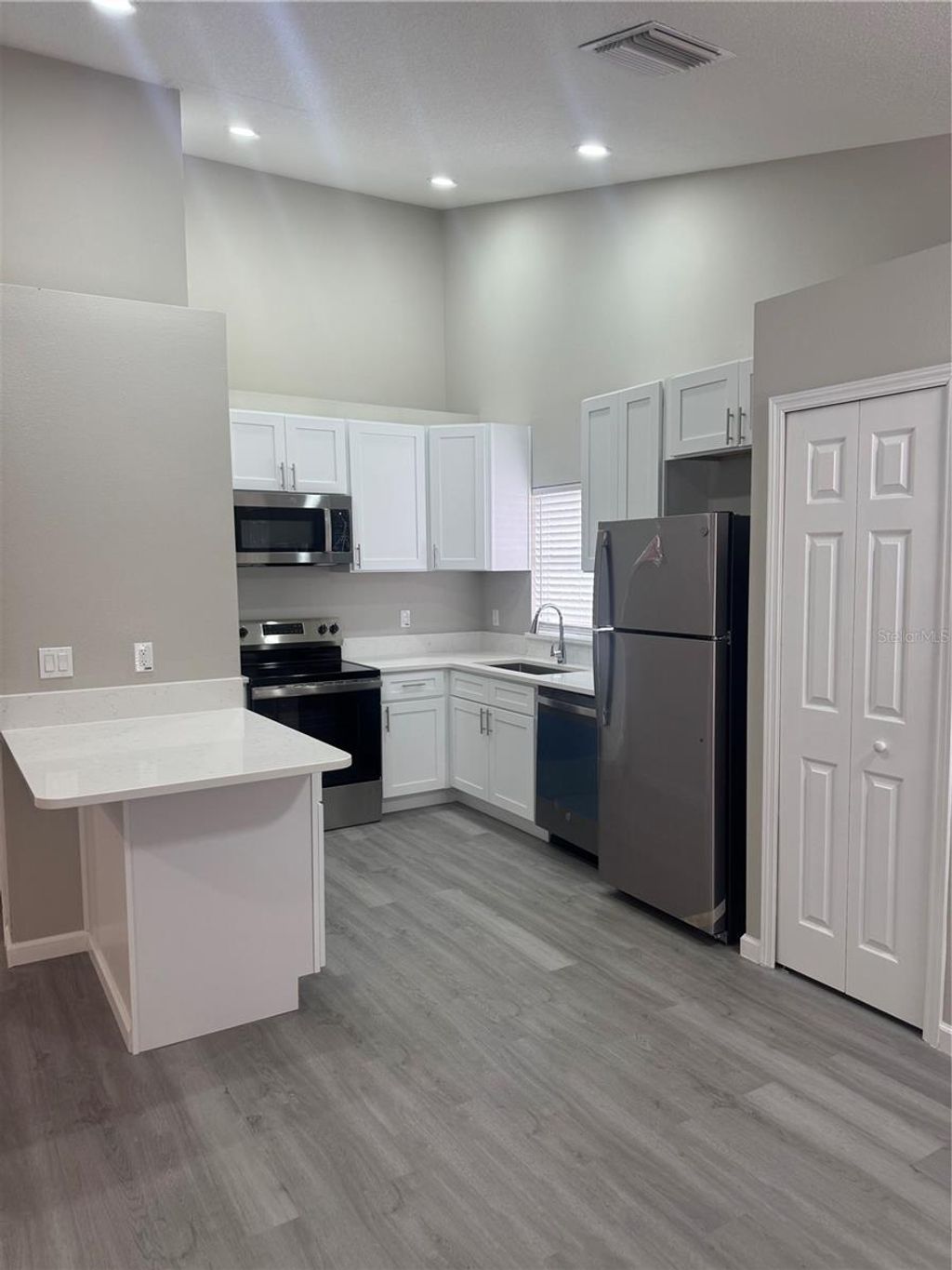 Photo of 780 Lincoln Parkway, Oviedo, FL 32765 (MLS # O6364379)