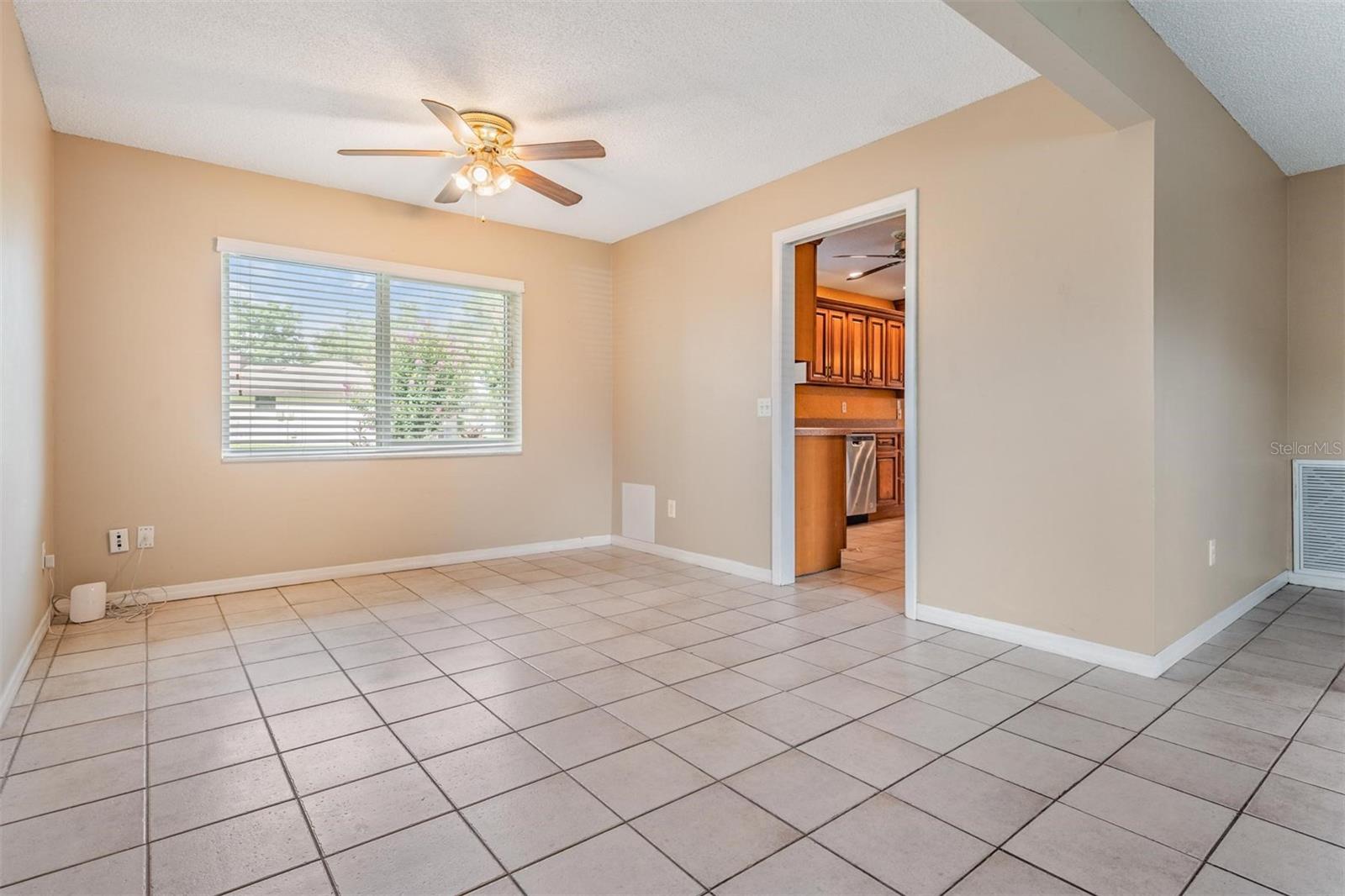 1328 GLENVIEW LANE