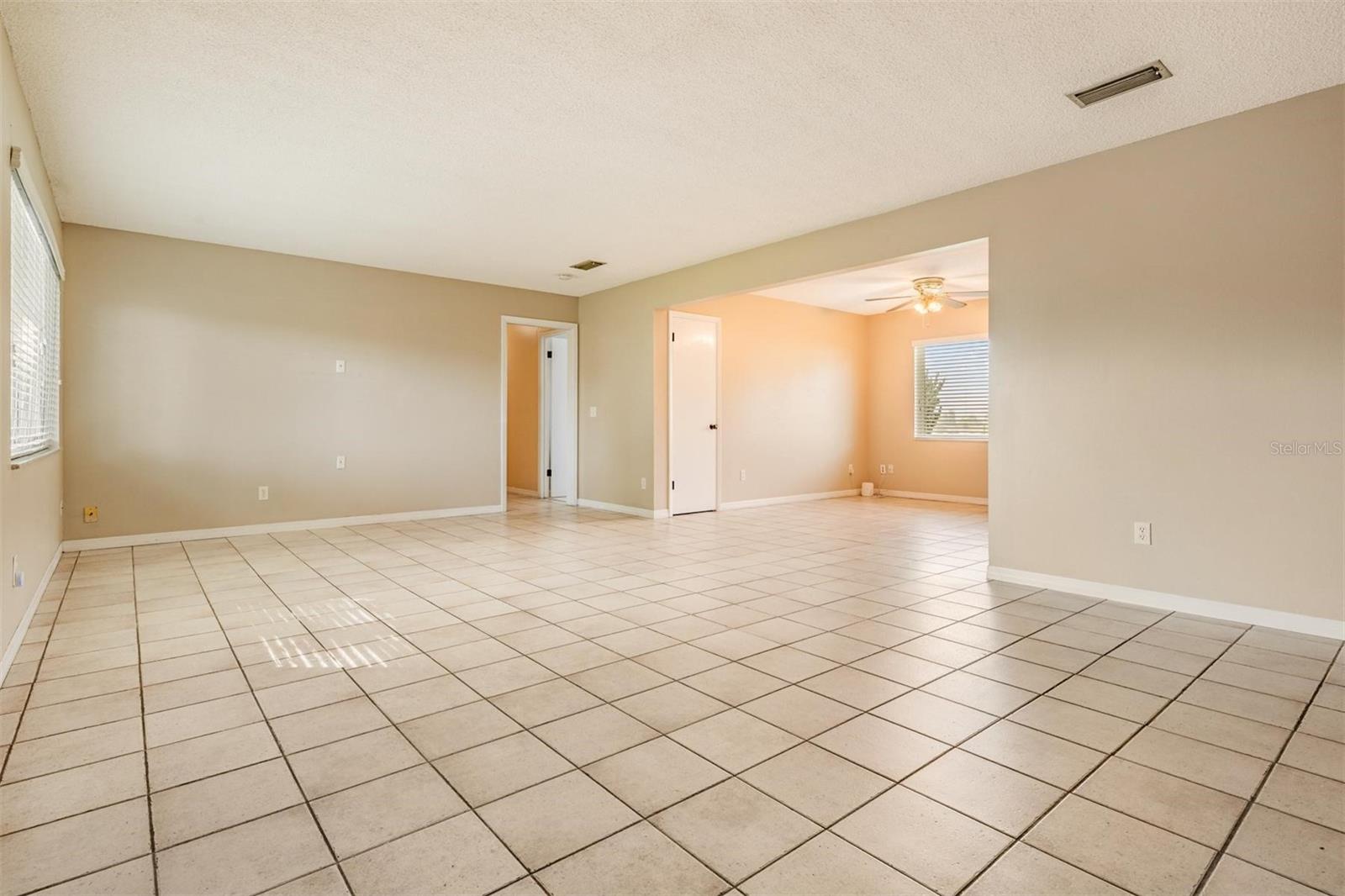 1328 GLENVIEW LANE