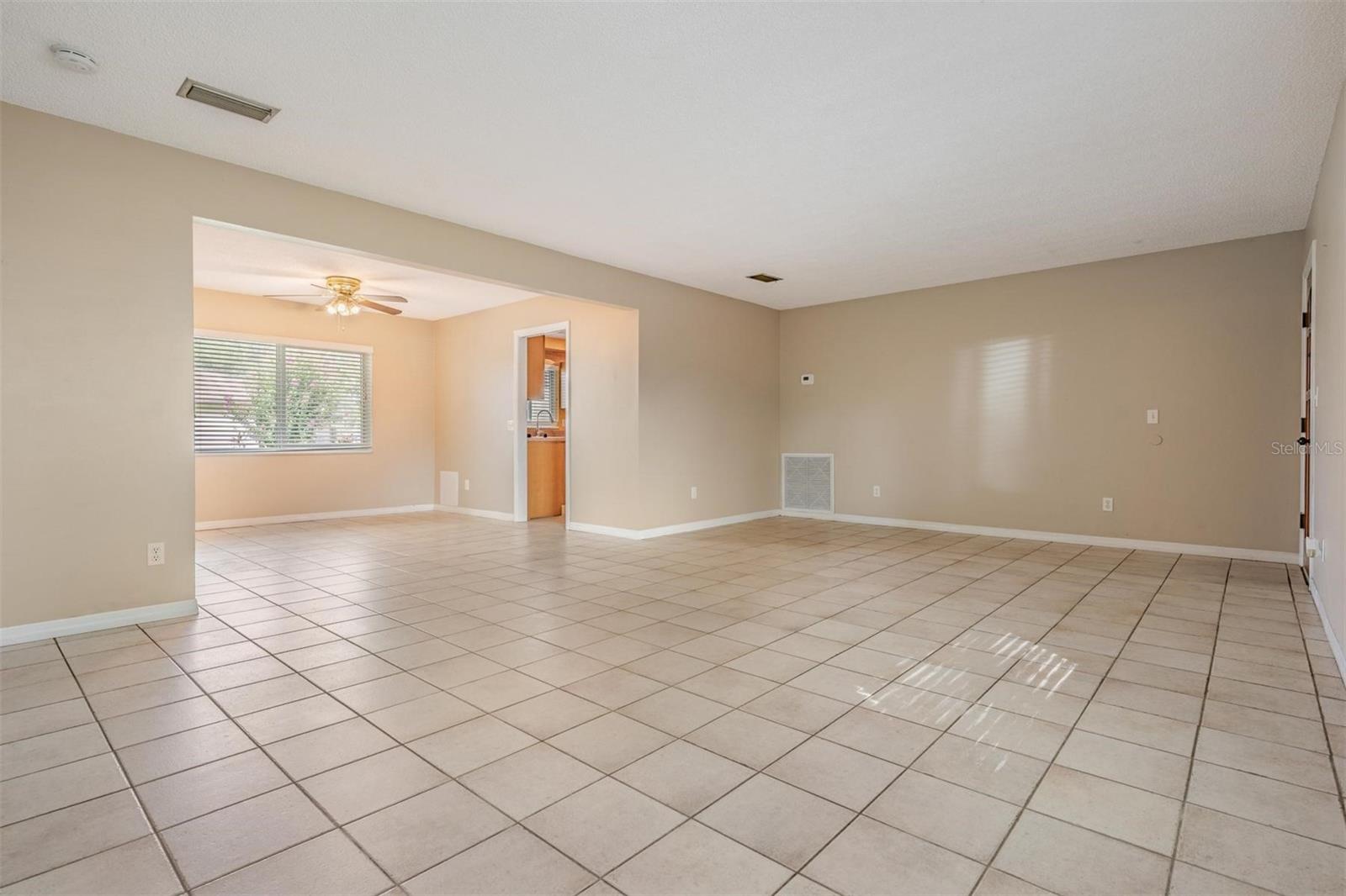 1328 GLENVIEW LANE