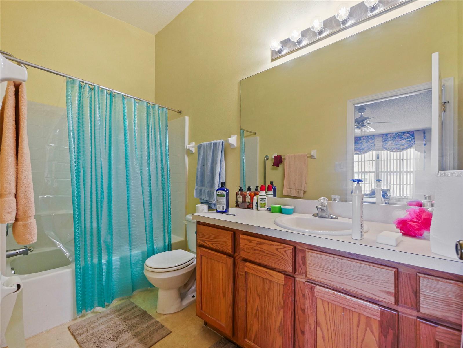 MERRITT COURT TWNHMS - Residential