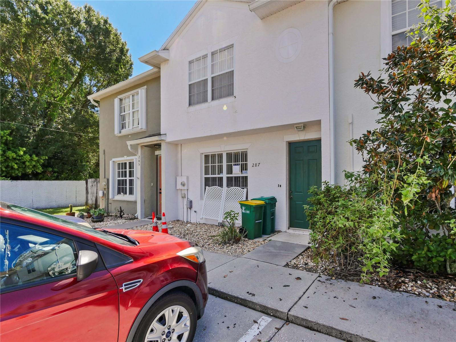 MERRITT COURT TWNHMS - Residential