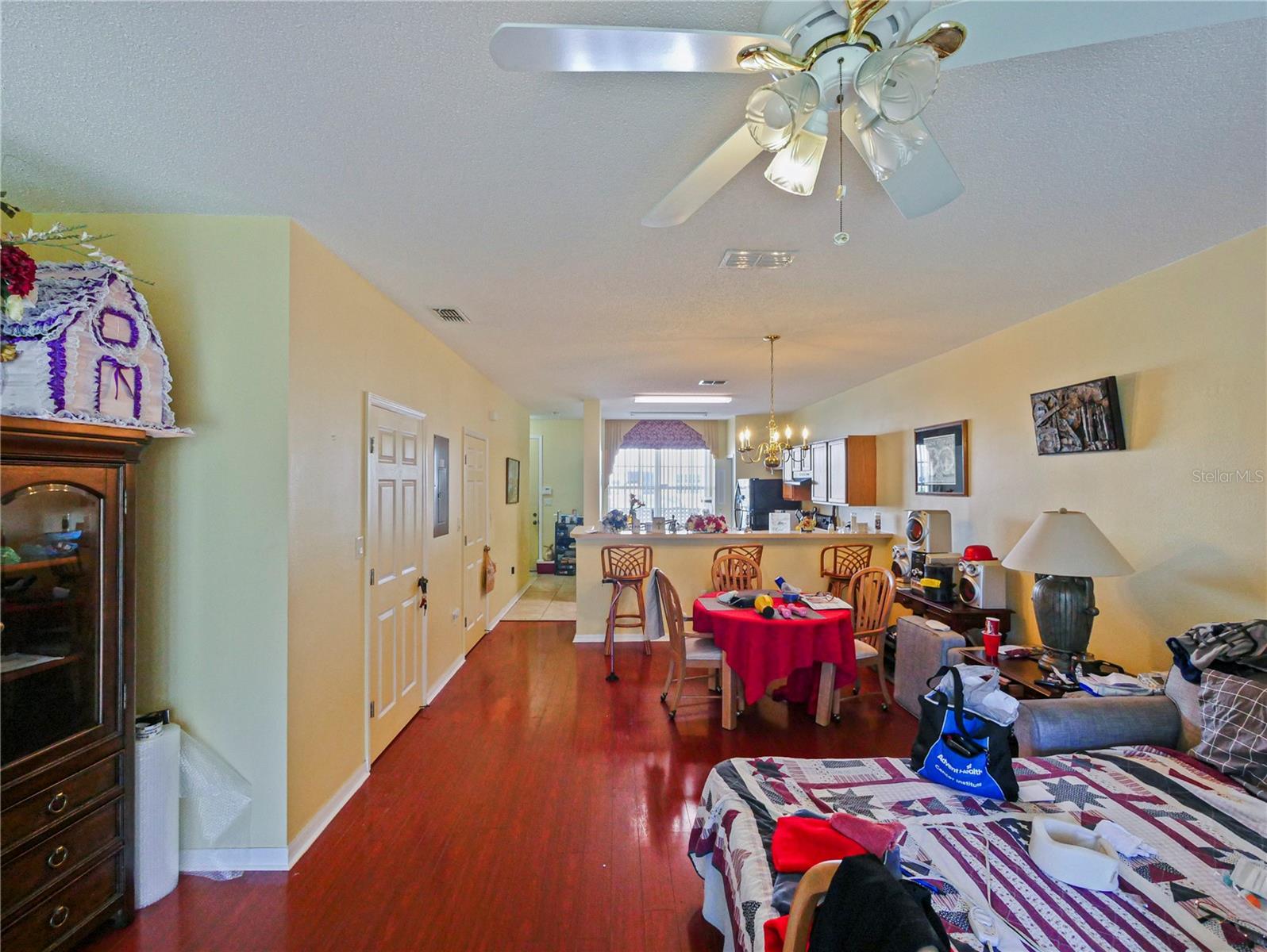 MERRITT COURT TWNHMS - Residential