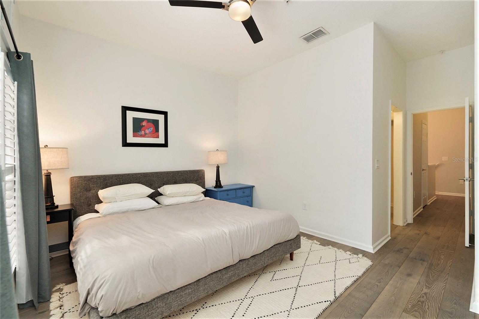 HYDE PARK WALK A CONDO - Residential