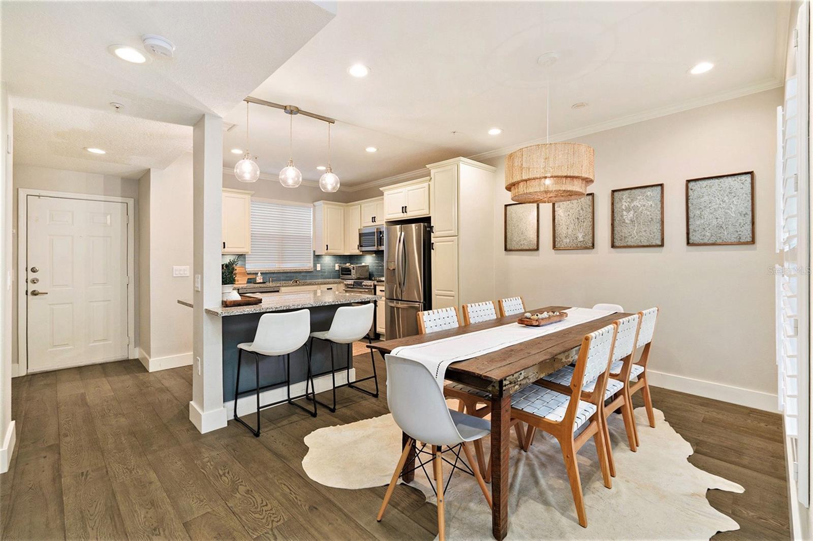 HYDE PARK WALK A CONDO - Residential