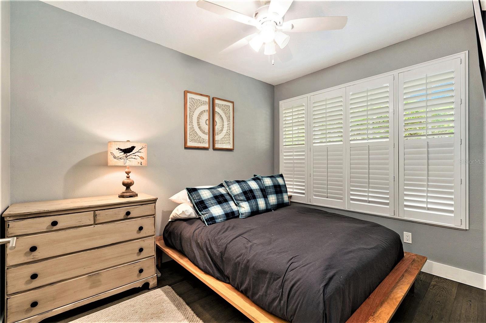 HYDE PARK WALK A CONDO - Residential