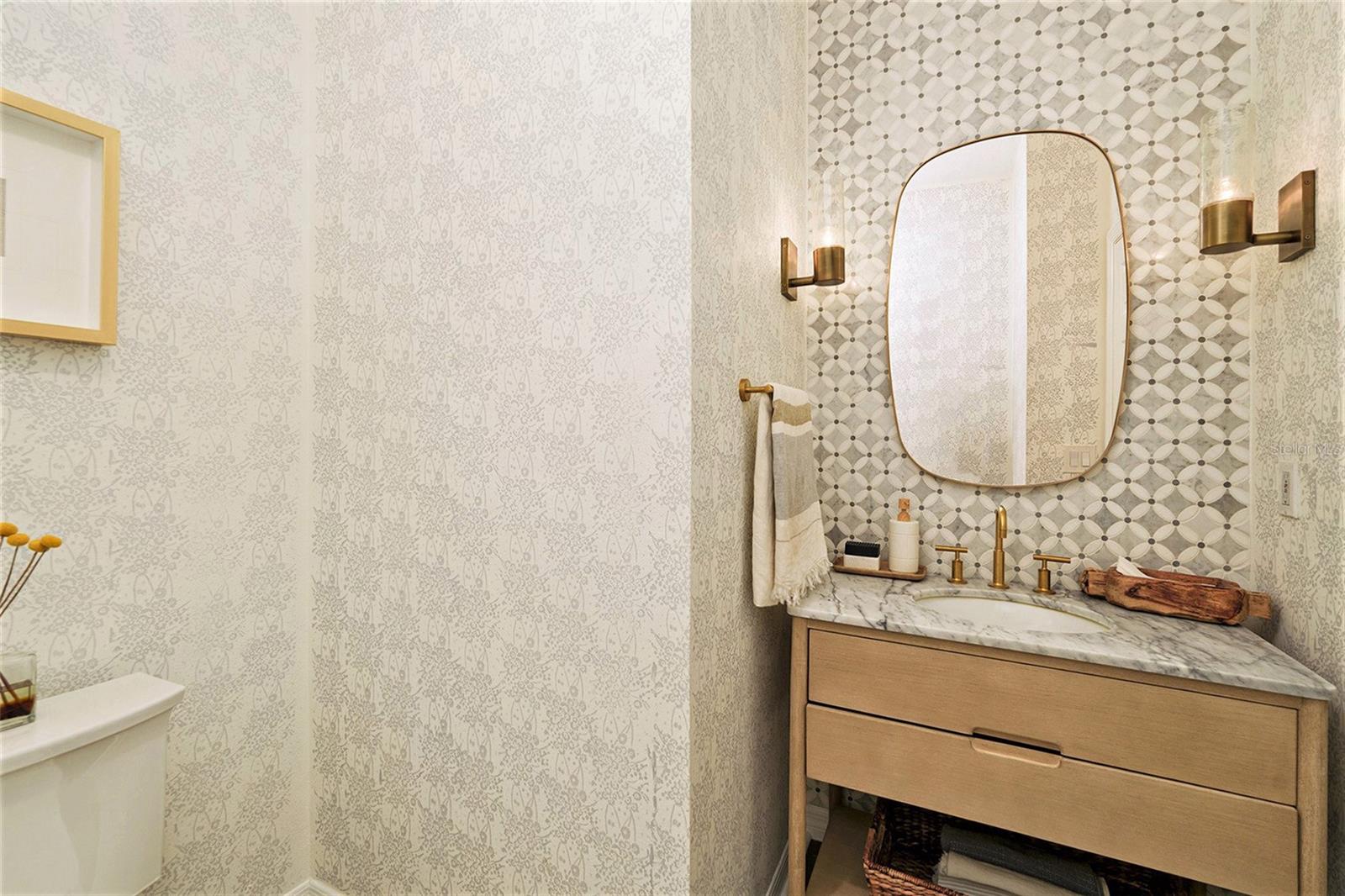 HYDE PARK WALK A CONDO - Residential