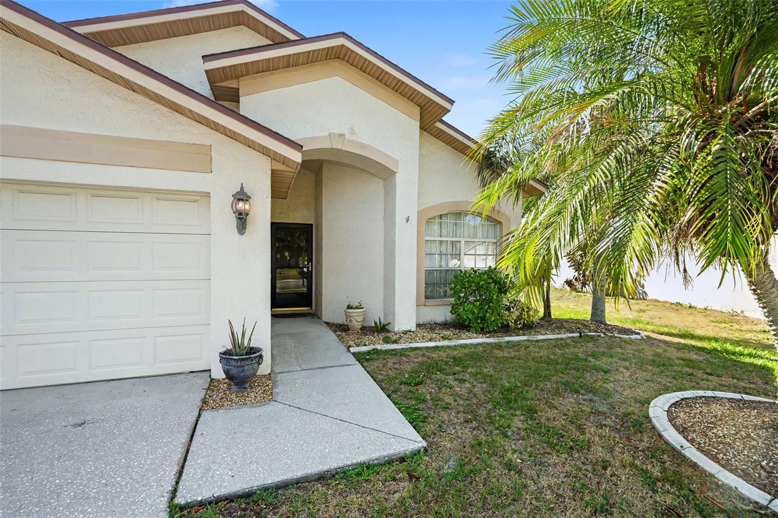 1714 LARABIE COURT