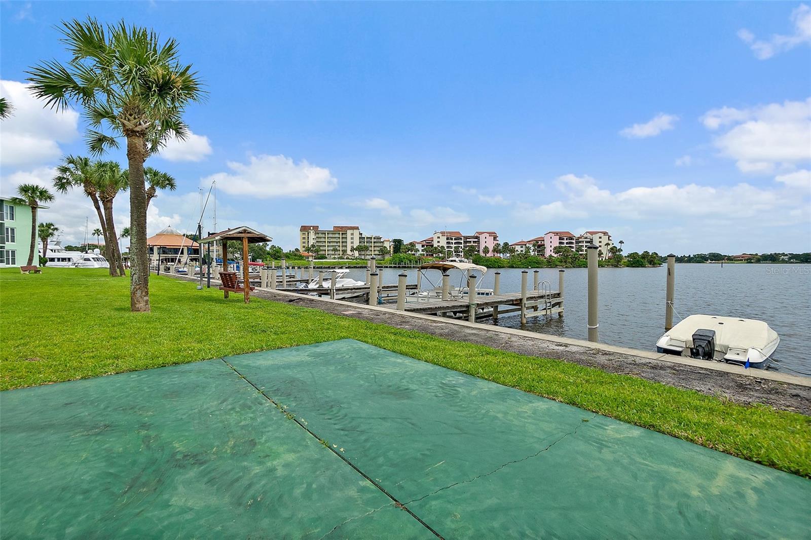 RIVER HOUSE - Residential