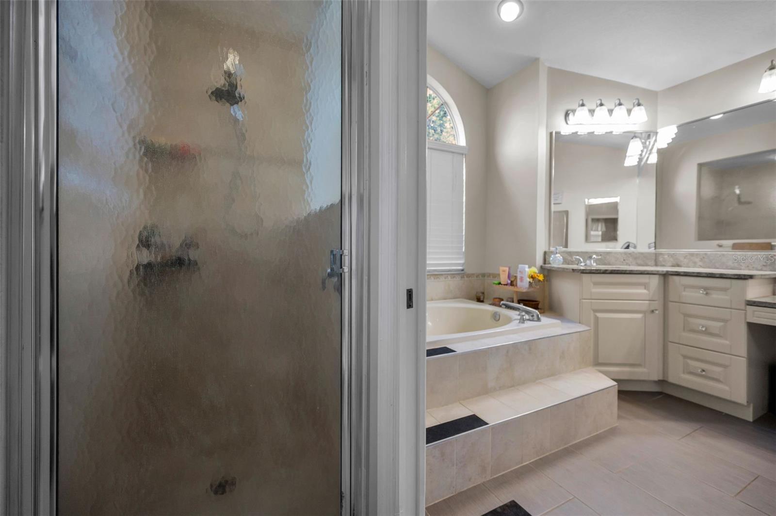 SIENNA WOODS - Residential