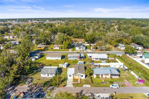 A home in PLANT CITY