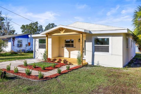 A home in PLANT CITY