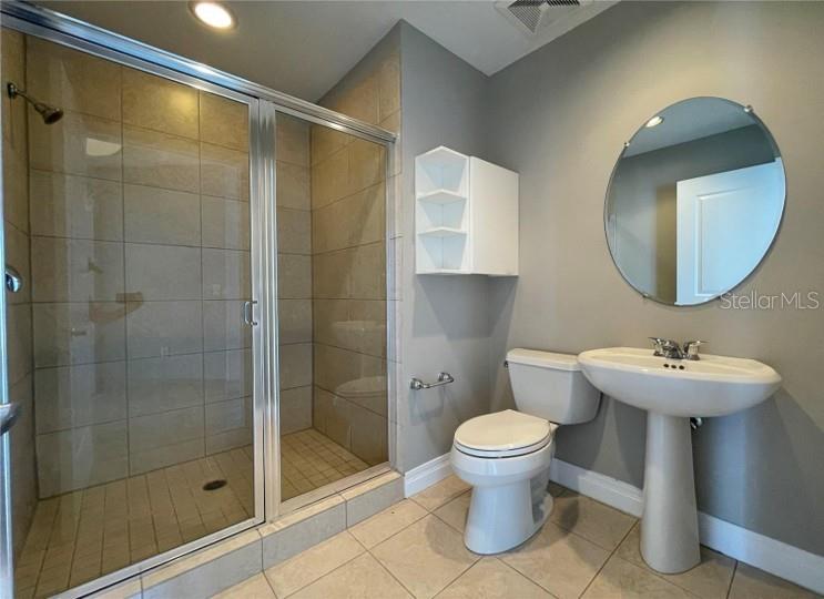 TOWERS OF CHANNELSIDE CONDOMIN - Residential Lease