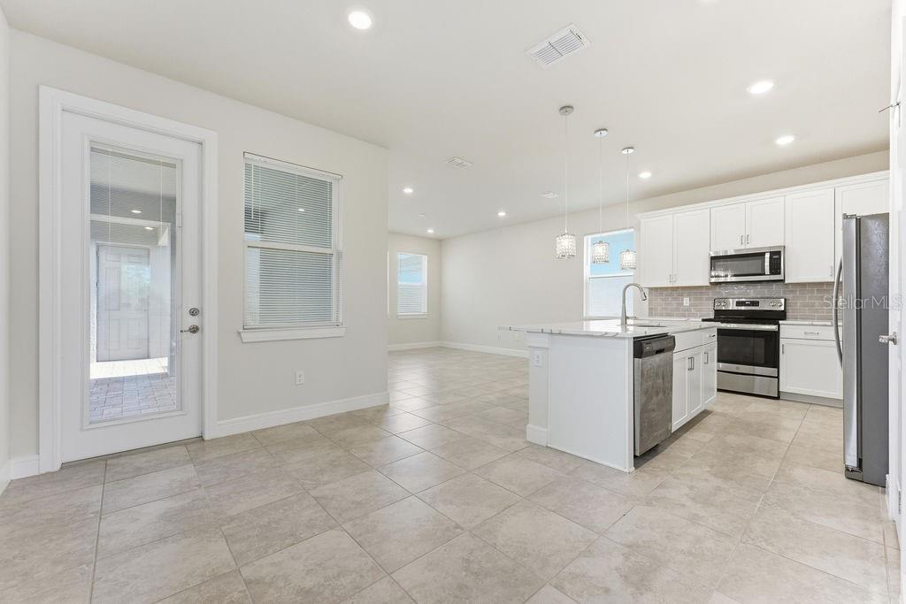 ISLES/LK NONA PH 3A - Residential Lease