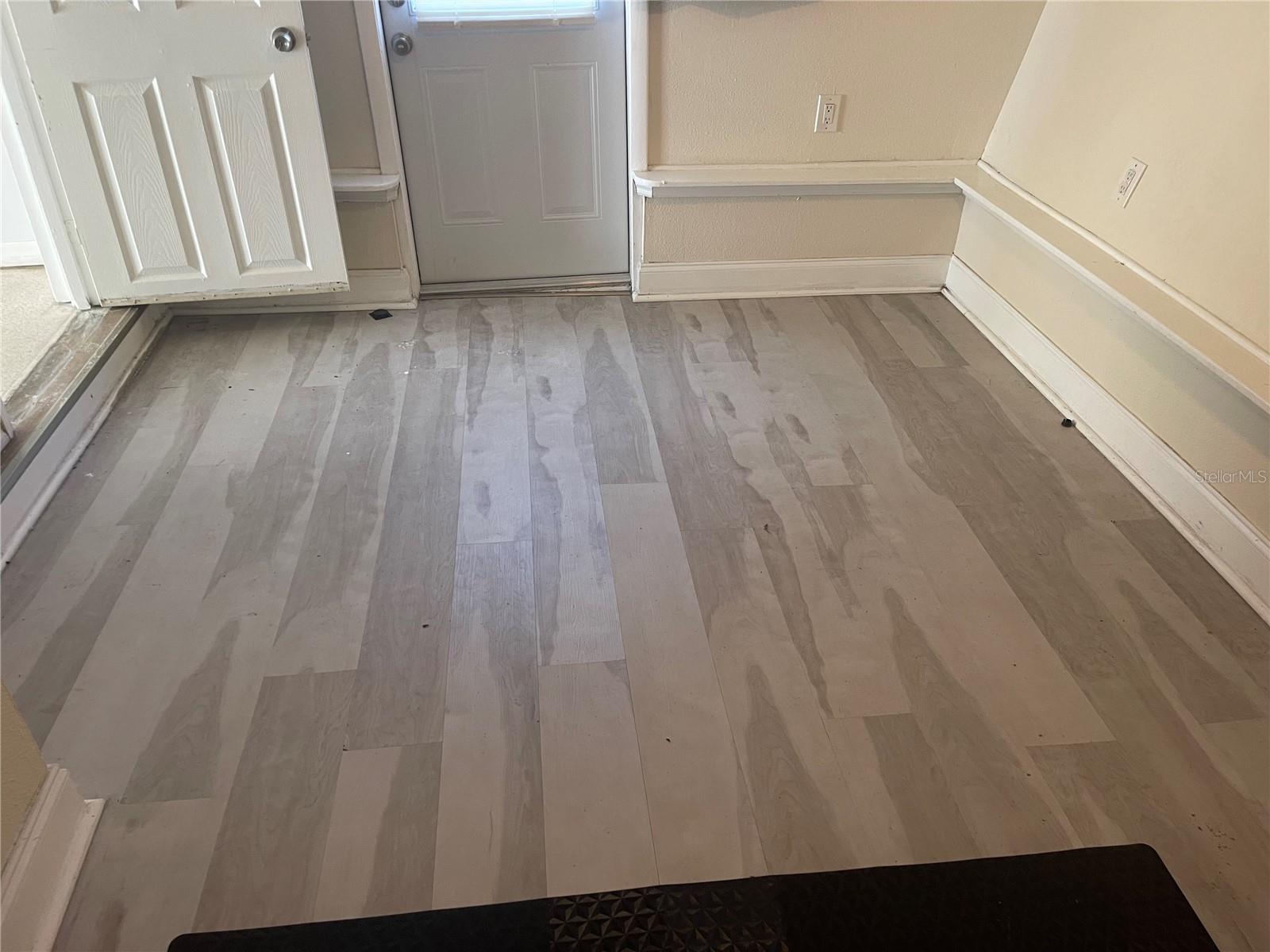 BEACON SQUARE - Residential Lease