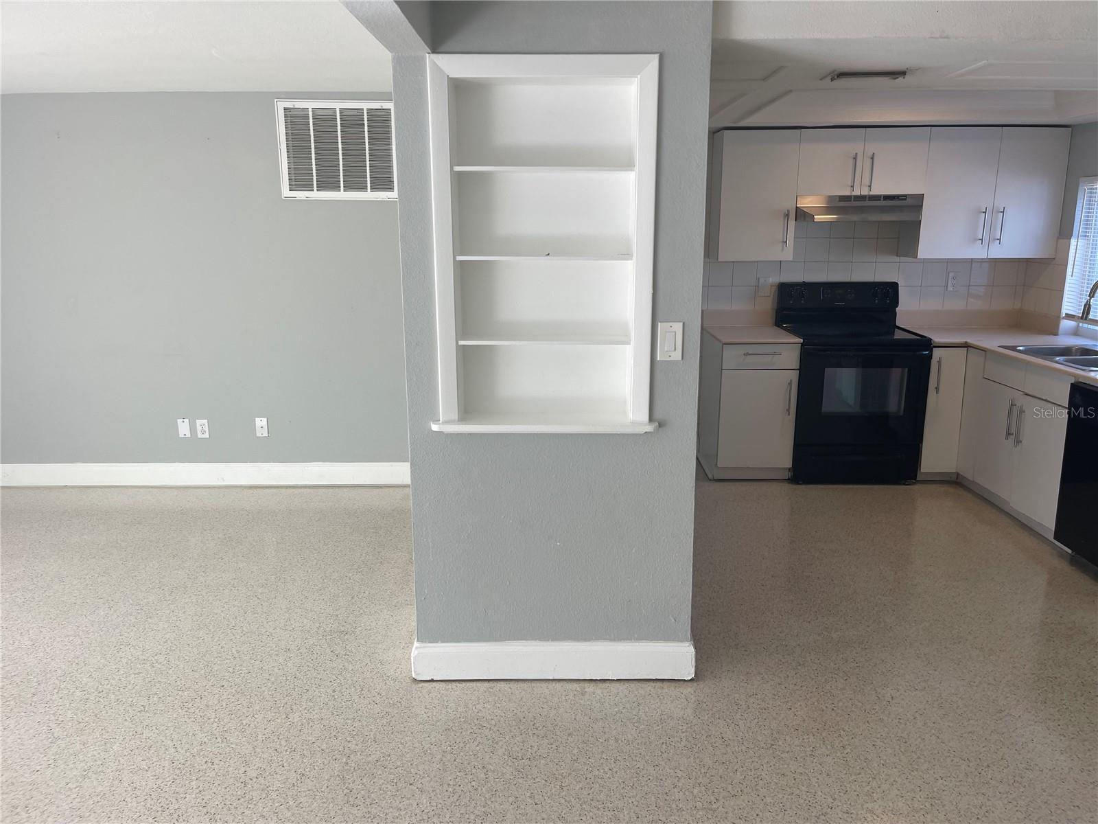 BEACON SQUARE - Residential Lease