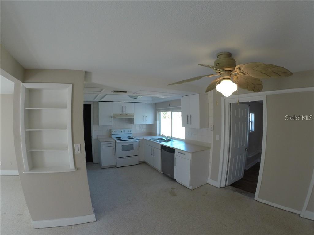 BEACON SQUARE - Residential Lease