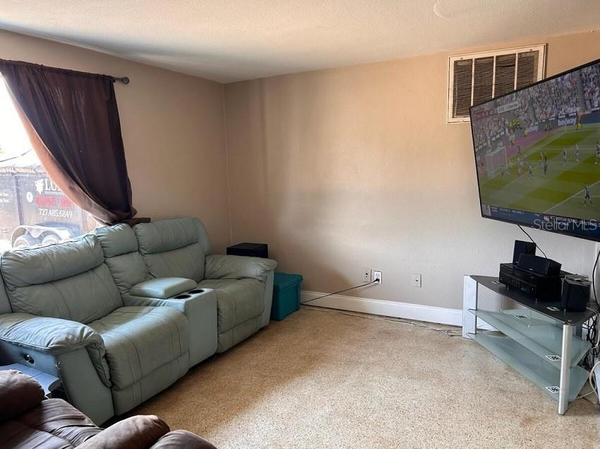 BEACON SQUARE - Residential Lease