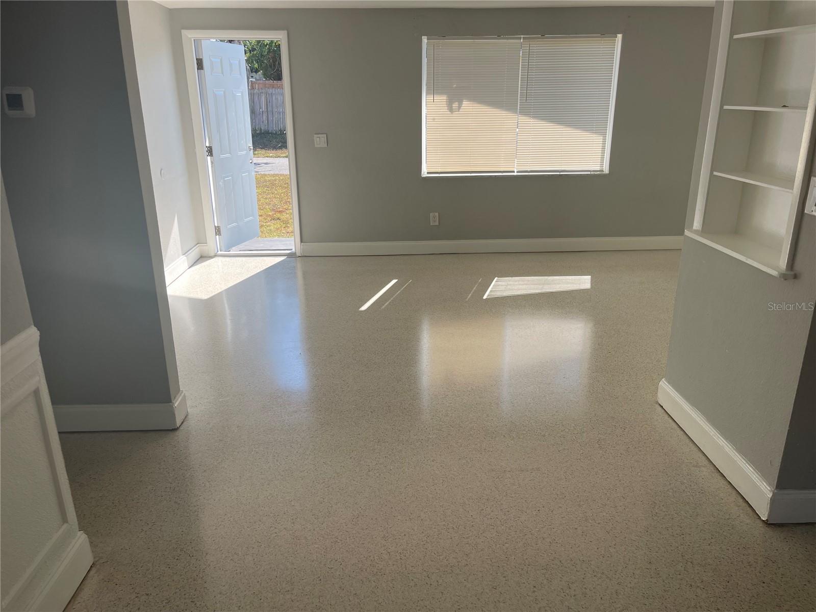 BEACON SQUARE - Residential Lease