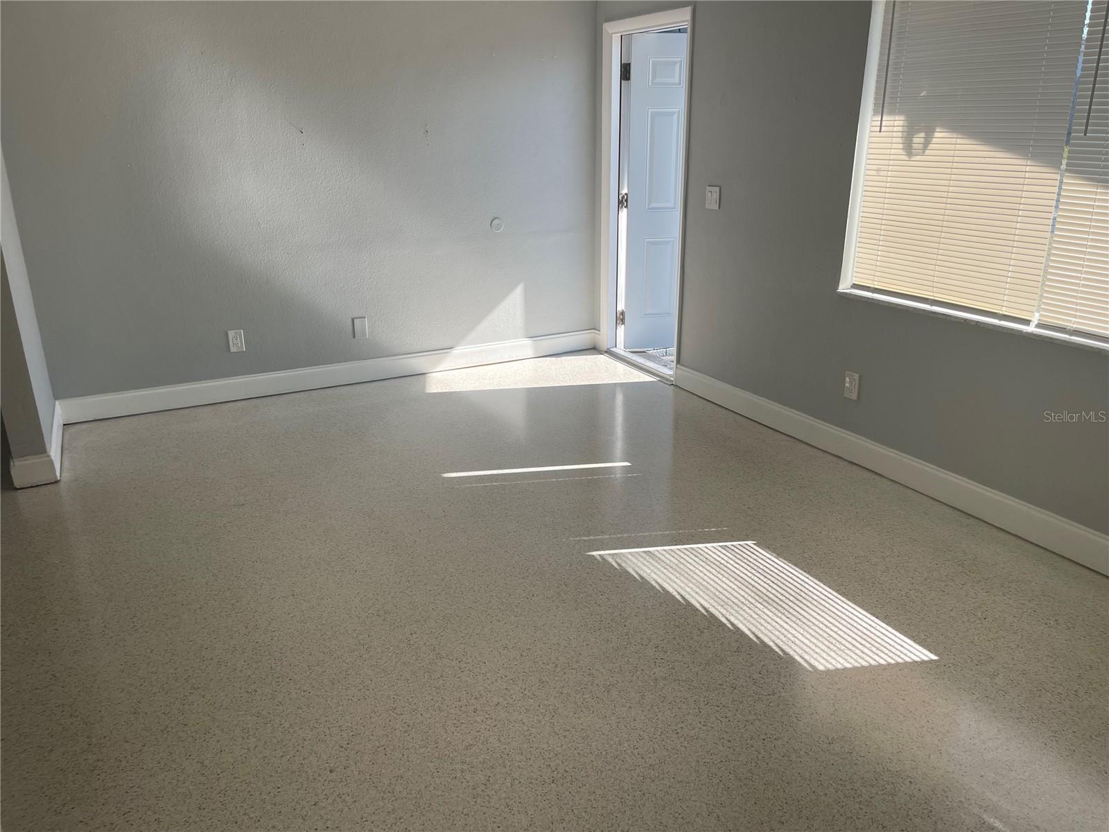 BEACON SQUARE - Residential Lease