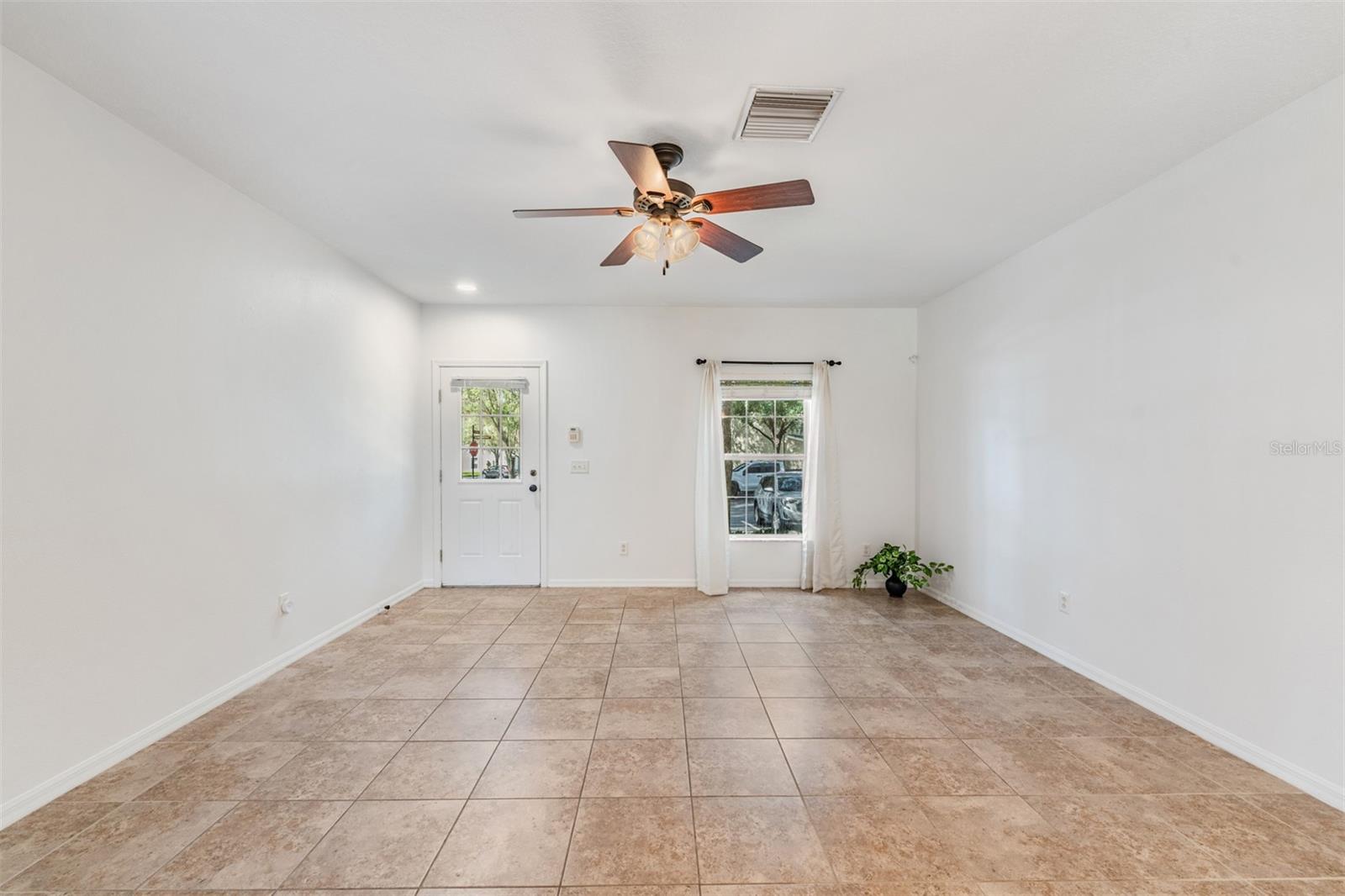 FISHHAWK RANCH TWNHMS PH - Residential