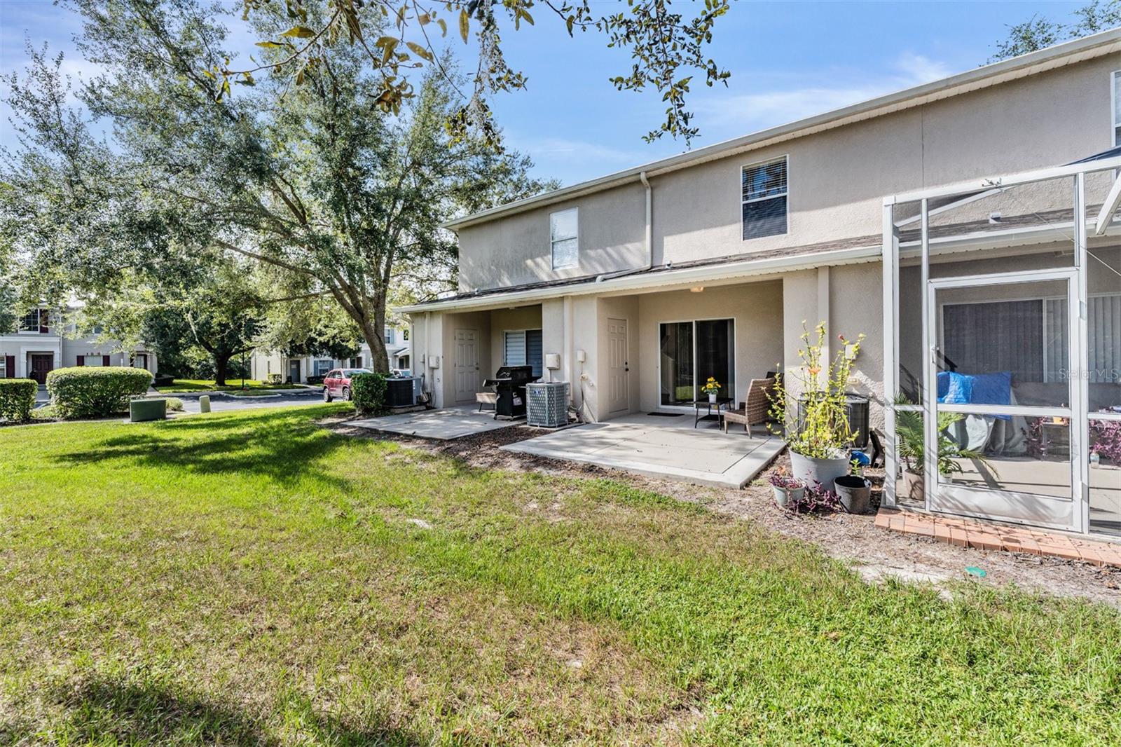 FISHHAWK RANCH TWNHMS PH - Residential