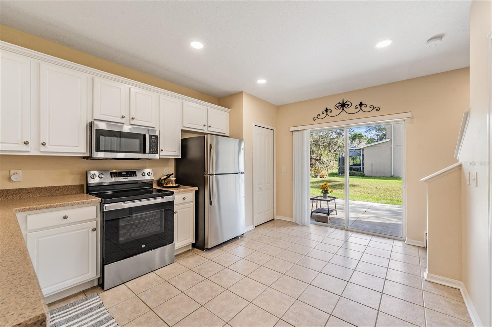 FISHHAWK RANCH TWNHMS PH - Residential