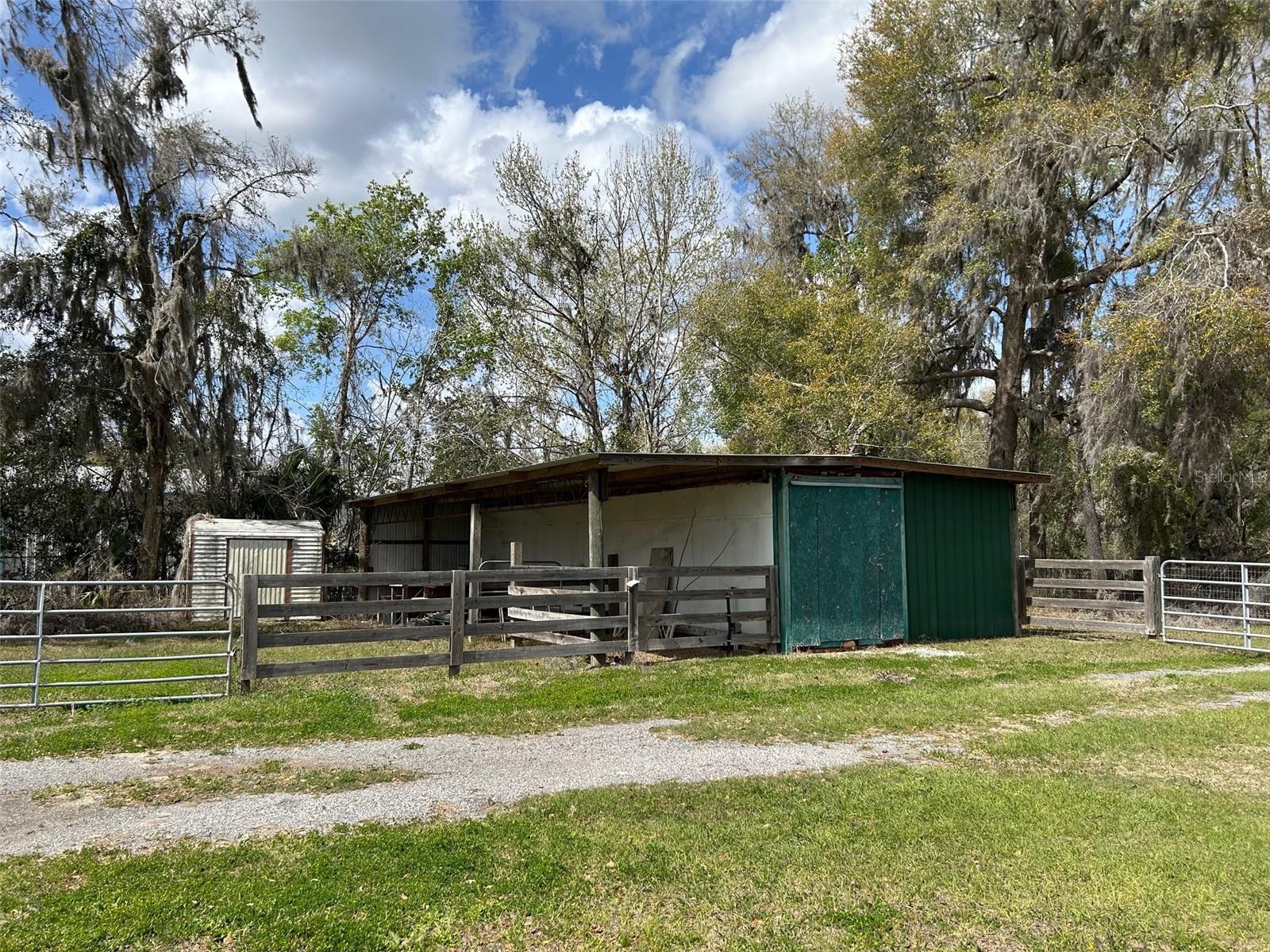 13925 NW US-441