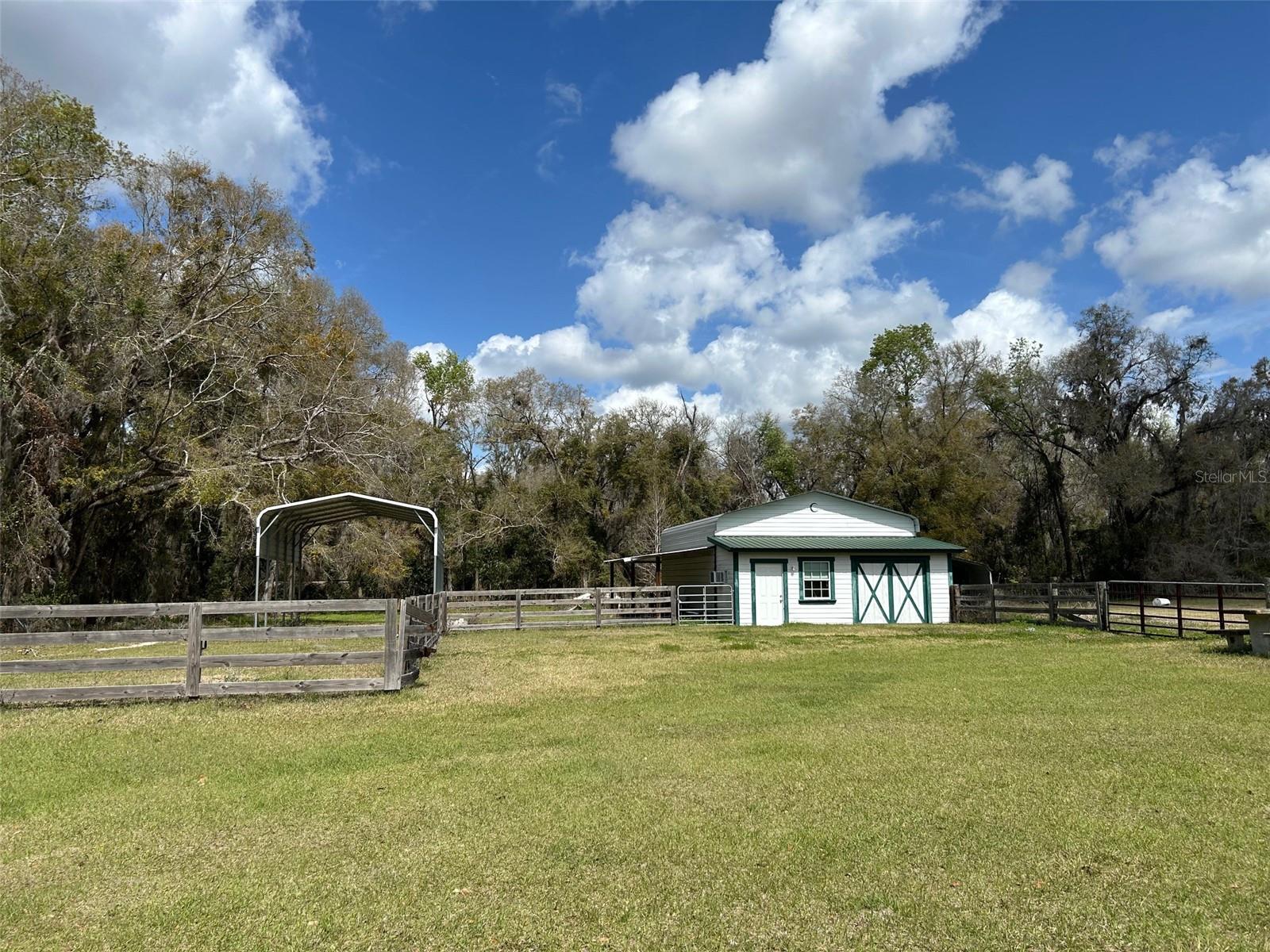 13925 NW US-441